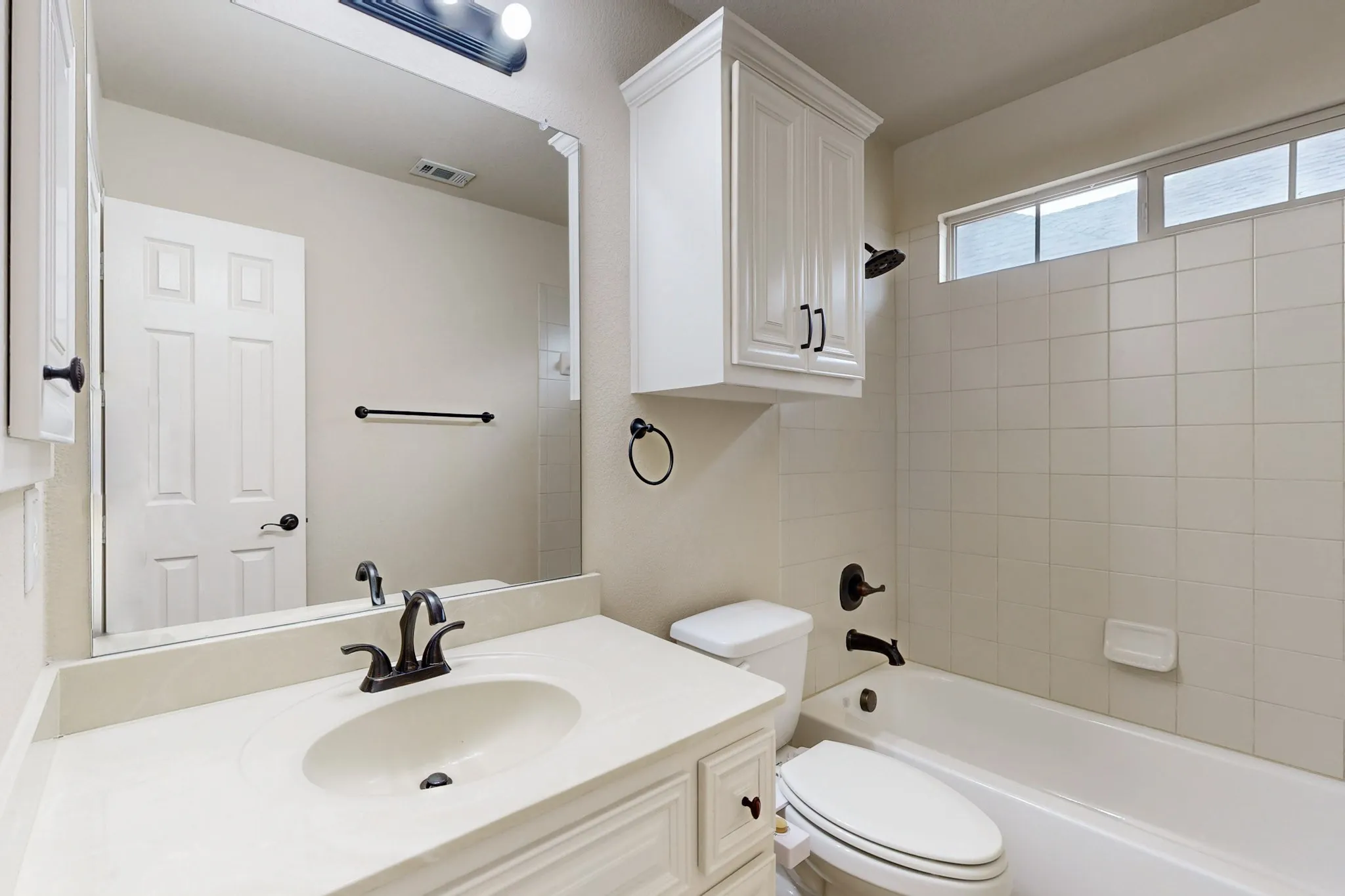 Single Family Residence For Rent in Denton County , 3563 Caruth Lane, Frisco, Texas 75034, 5 Bedroom, 4 Bathroom, 2 Garage spaces, 3,843 Sqft, built in 2012, mls#21328610, Real Estate Agent in Frisco, Homes For Rent in Denton county, Homes For Rent in Frisco, Realtor in Frisco Texas, Real Estate Brokerage Independent Realty Texas, Luminita Cordes Realtor