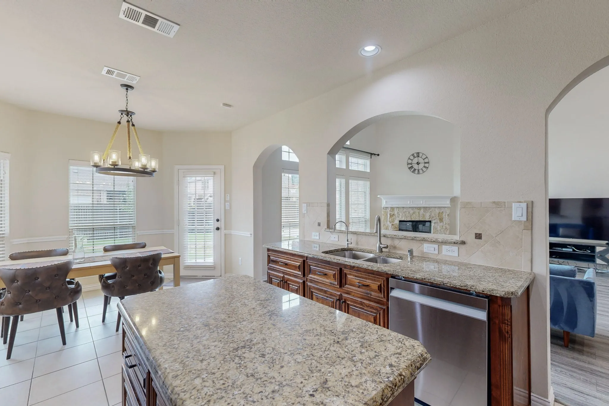 Single Family Residence For Rent in Denton County , 3563 Caruth Lane, Frisco, Texas 75034, 5 Bedroom, 4 Bathroom, 2 Garage spaces, 3,843 Sqft, built in 2012, mls#21328610, Real Estate Agent in Frisco, Homes For Rent in Denton county, Homes For Rent in Frisco, Realtor in Frisco Texas, Real Estate Brokerage Independent Realty Texas, Luminita Cordes Realtor