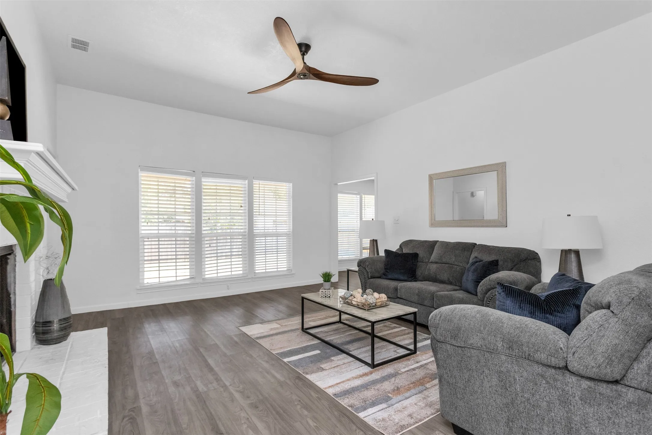 Single Family Residence For Sale in Tarrant County , 2506 Mckensie Lane, Grand Prairie, Texas 75052, 3 Bedroom, 2 Bathroom, 2 Garage spaces, 1,458 Sqft, built in 1983, mls#21324482, Real Estate Agent in Grand Prairie, Homes For Sale in Tarrant county, Homes For Sale in Grand Prairie, Realtor in Grand Prairie Texas, Real Estate Brokerage Independent Realty Texas, Luminita Cordes Realtor