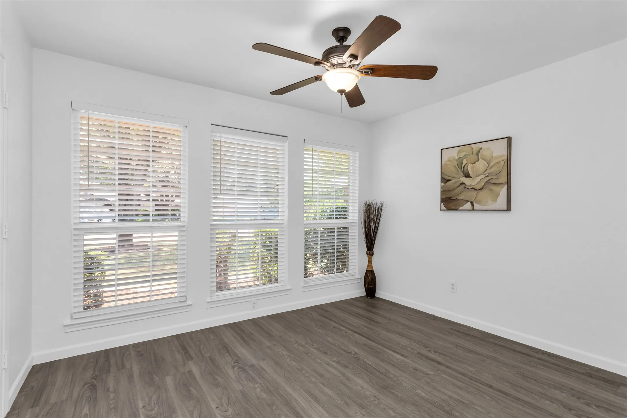 Single Family Residence For Sale in Tarrant County , 2506 Mckensie Lane, Grand Prairie, Texas 75052, 3 Bedroom, 2 Bathroom, 2 Garage spaces, 1,458 Sqft, built in 1983, mls#21324482, Real Estate Agent in Grand Prairie, Homes For Sale in Tarrant county, Homes For Sale in Grand Prairie, Realtor in Grand Prairie Texas, Real Estate Brokerage Independent Realty Texas, Luminita Cordes Realtor