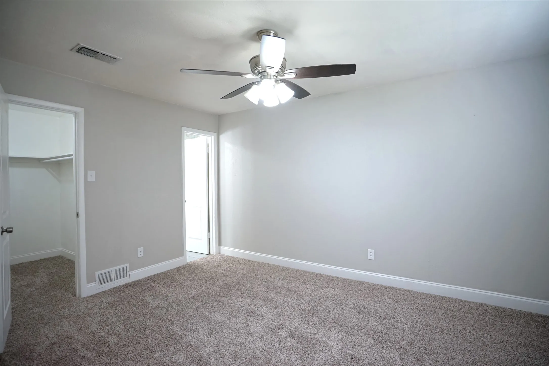 Single Family Residence For Rent in Tarrant County , 619 Todd Court, Burleson, Texas 76028, 4 Bedroom, 2 Bathroom, 2 Garage spaces, 1,416 Sqft, built in 1970, mls#21328651, Real Estate Agent in Burleson, Homes For Rent in Tarrant county, Homes For Rent in Burleson, Realtor in Burleson Texas, Real Estate Brokerage Independent Realty Texas, Luminita Cordes Realtor