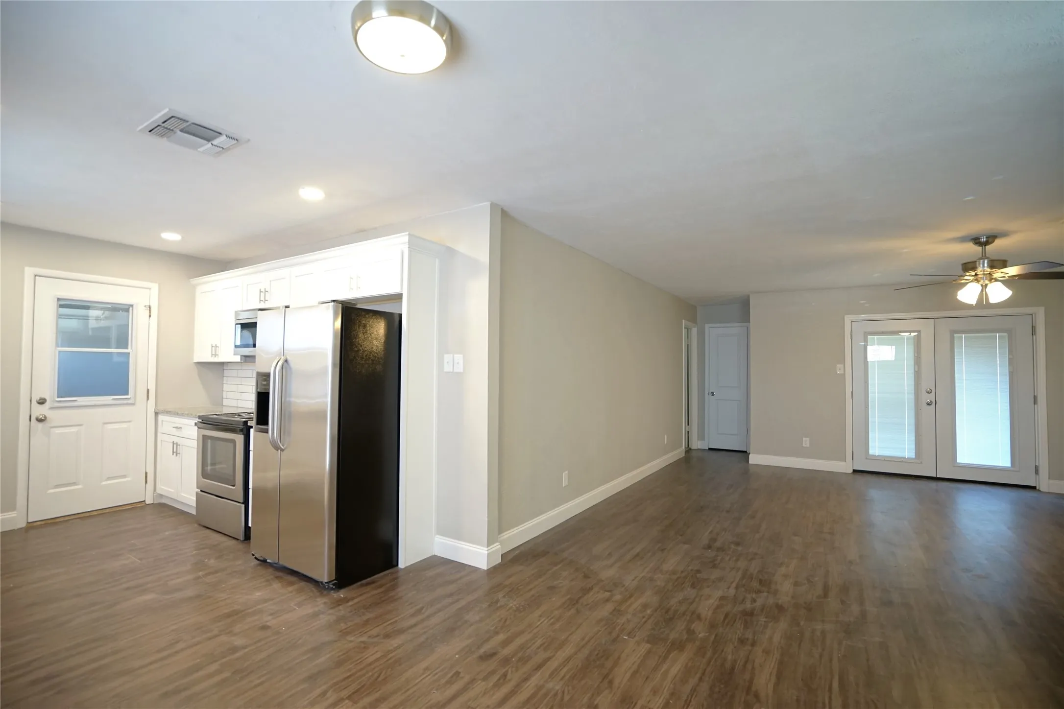 Single Family Residence For Rent in Tarrant County , 619 Todd Court, Burleson, Texas 76028, 4 Bedroom, 2 Bathroom, 2 Garage spaces, 1,416 Sqft, built in 1970, mls#21328651, Real Estate Agent in Burleson, Homes For Rent in Tarrant county, Homes For Rent in Burleson, Realtor in Burleson Texas, Real Estate Brokerage Independent Realty Texas, Luminita Cordes Realtor