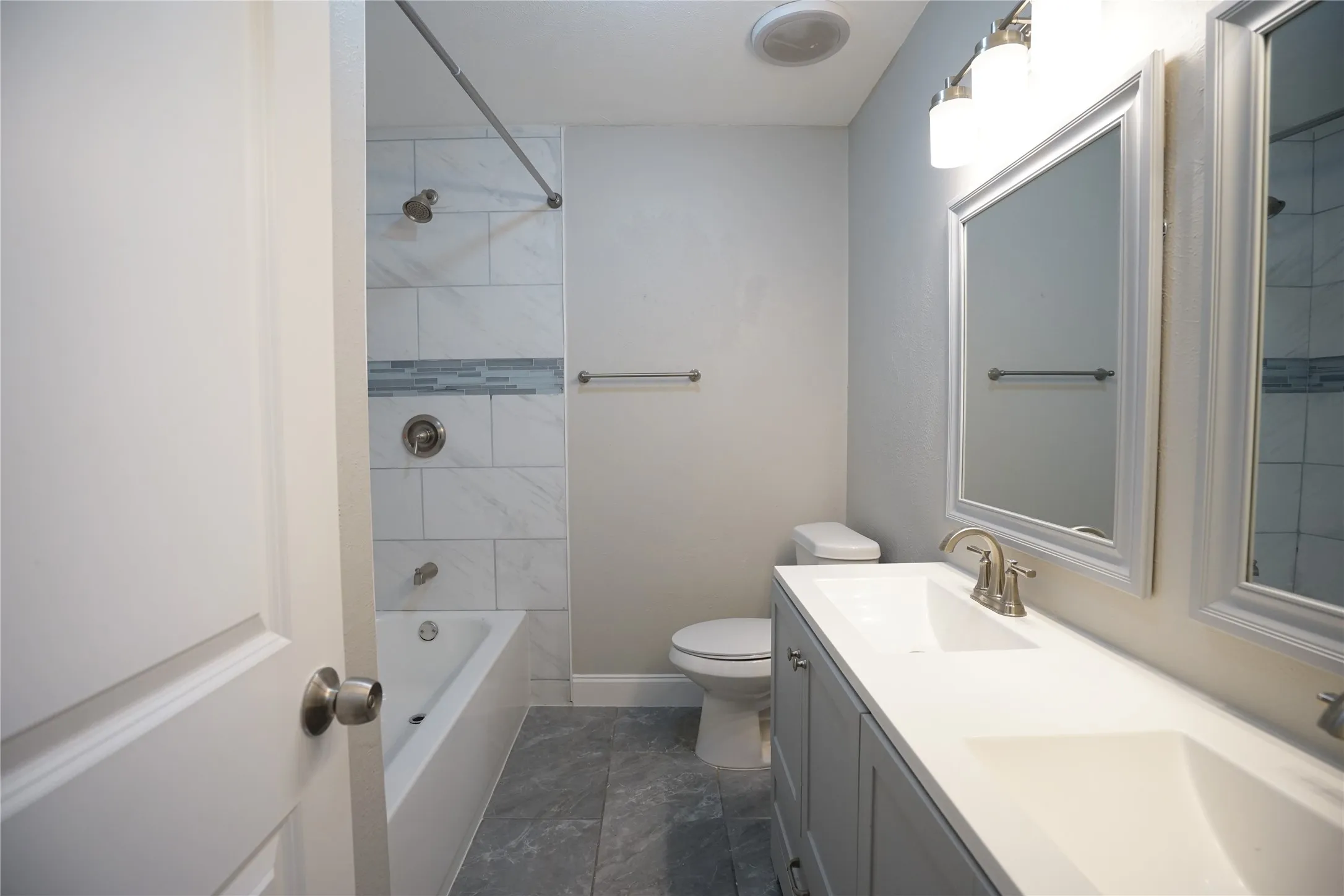 Single Family Residence For Rent in Tarrant County , 619 Todd Court, Burleson, Texas 76028, 4 Bedroom, 2 Bathroom, 2 Garage spaces, 1,416 Sqft, built in 1970, mls#21328651, Real Estate Agent in Burleson, Homes For Rent in Tarrant county, Homes For Rent in Burleson, Realtor in Burleson Texas, Real Estate Brokerage Independent Realty Texas, Luminita Cordes Realtor