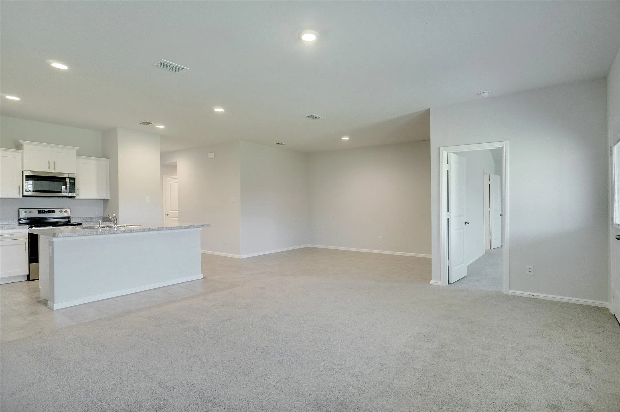 Single Family Residence For Rent in Parker County , 113 Anderson Mill Street, Azle, Texas 76020, 4 Bedroom, 2 Bathroom, 2 Garage spaces, 1,875 Sqft, built in 2023, mls#21328658, Real Estate Agent in Azle, Homes For Rent in Parker county, Homes For Rent in Azle, Realtor in Azle Texas, Real Estate Brokerage Independent Realty Texas, Luminita Cordes Realtor