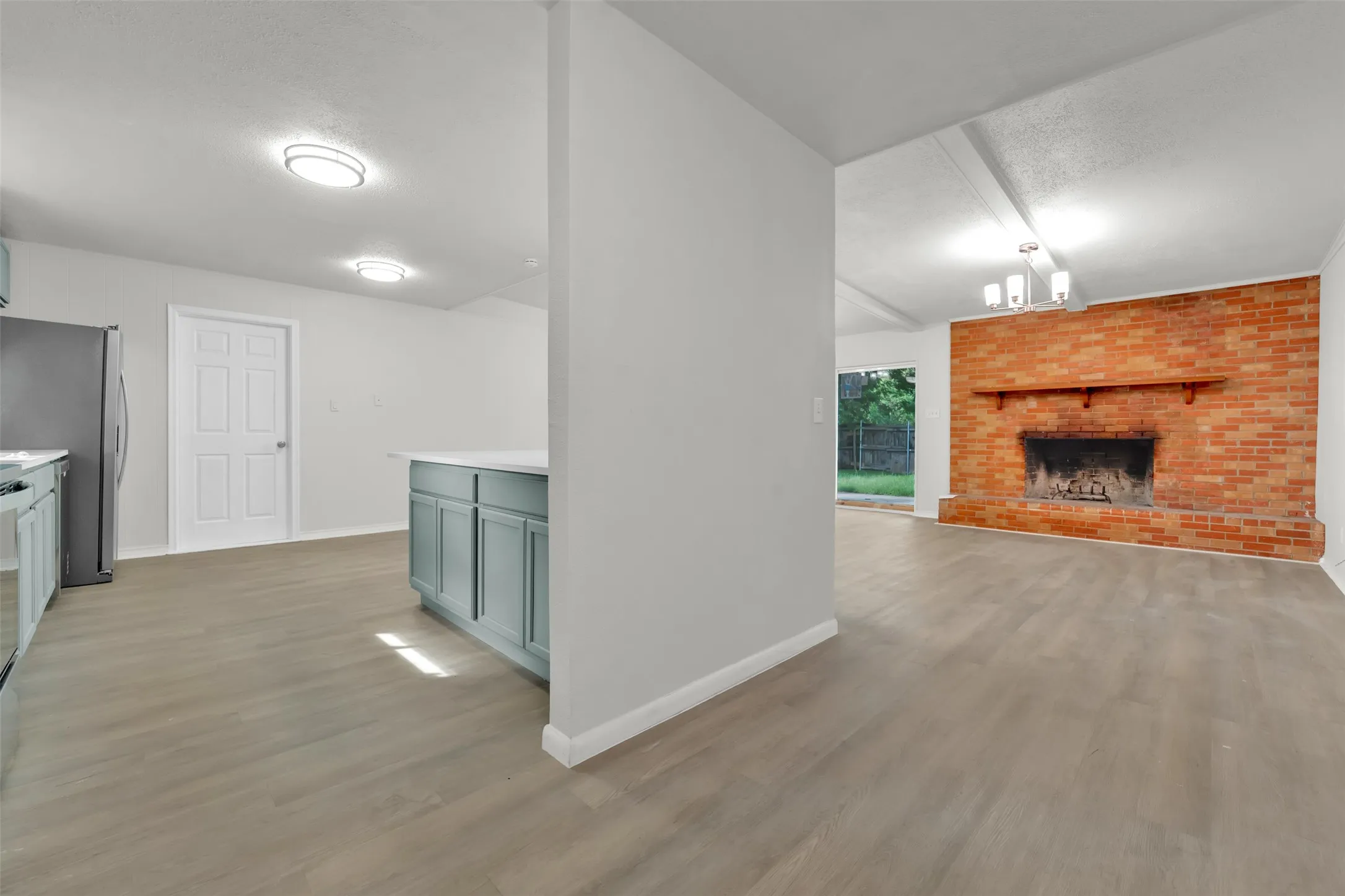 Single Family Residence For Rent in Dallas County , 2630 Pasteur Avenue, Dallas, Texas 75228, 3 Bedroom, 2 Bathroom, 2 Garage spaces, 1,418 Sqft, built in 1967, mls#21328655, Real Estate Agent in Dallas, Homes For Rent in Dallas county, Homes For Rent in Dallas, Realtor in Dallas Texas, Real Estate Brokerage Independent Realty Texas, Luminita Cordes Realtor
