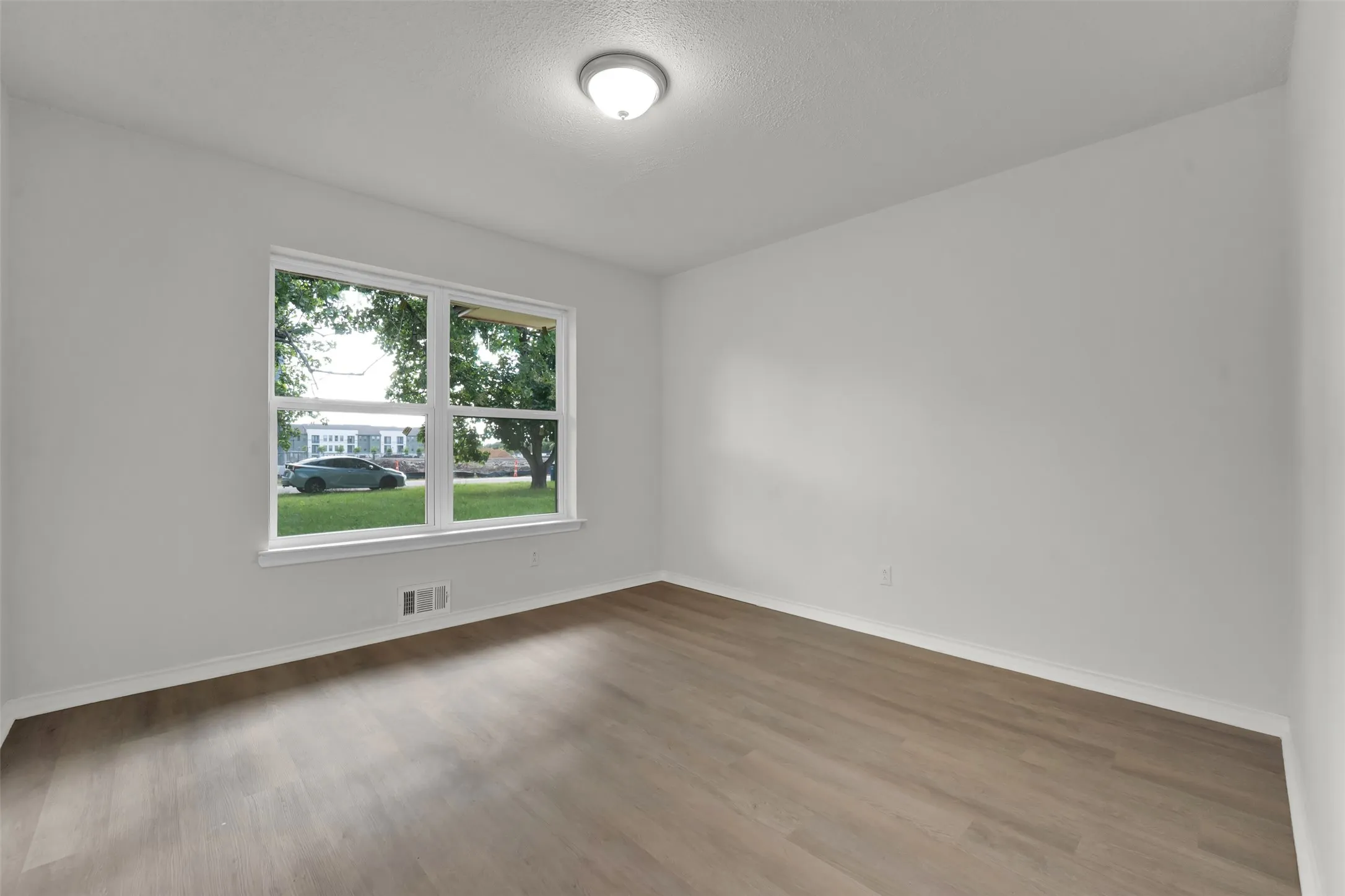 Single Family Residence For Rent in Dallas County , 2630 Pasteur Avenue, Dallas, Texas 75228, 3 Bedroom, 2 Bathroom, 2 Garage spaces, 1,418 Sqft, built in 1967, mls#21328655, Real Estate Agent in Dallas, Homes For Rent in Dallas county, Homes For Rent in Dallas, Realtor in Dallas Texas, Real Estate Brokerage Independent Realty Texas, Luminita Cordes Realtor