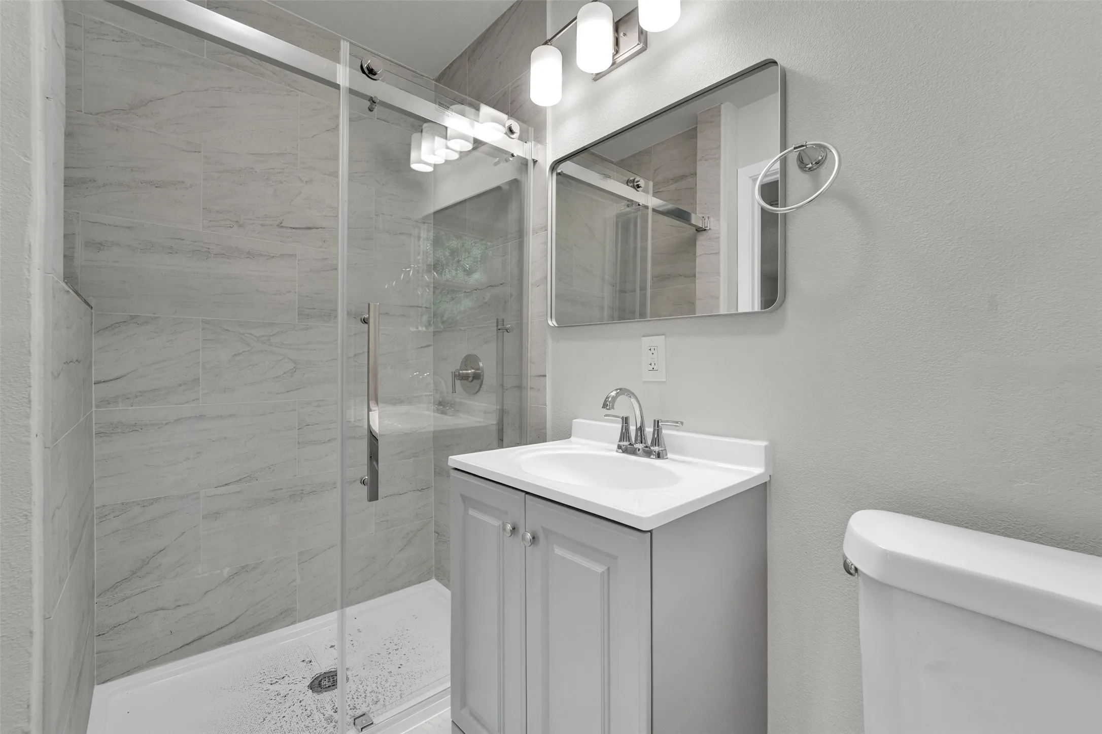 Single Family Residence For Rent in Dallas County , 2630 Pasteur Avenue, Dallas, Texas 75228, 3 Bedroom, 2 Bathroom, 2 Garage spaces, 1,418 Sqft, built in 1967, mls#21328655, Real Estate Agent in Dallas, Homes For Rent in Dallas county, Homes For Rent in Dallas, Realtor in Dallas Texas, Real Estate Brokerage Independent Realty Texas, Luminita Cordes Realtor