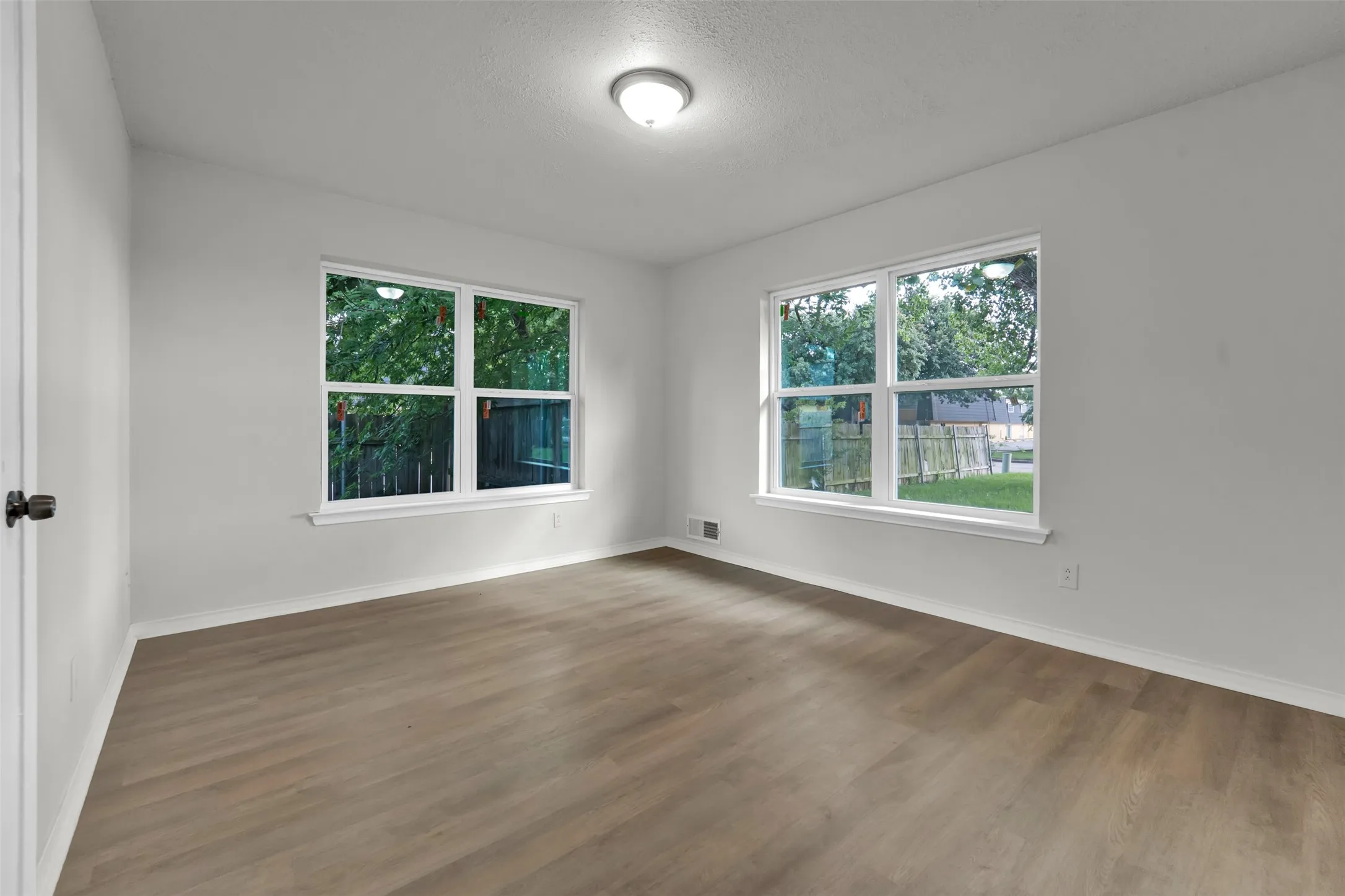 Single Family Residence For Rent in Dallas County , 2630 Pasteur Avenue, Dallas, Texas 75228, 3 Bedroom, 2 Bathroom, 2 Garage spaces, 1,418 Sqft, built in 1967, mls#21328655, Real Estate Agent in Dallas, Homes For Rent in Dallas county, Homes For Rent in Dallas, Realtor in Dallas Texas, Real Estate Brokerage Independent Realty Texas, Luminita Cordes Realtor