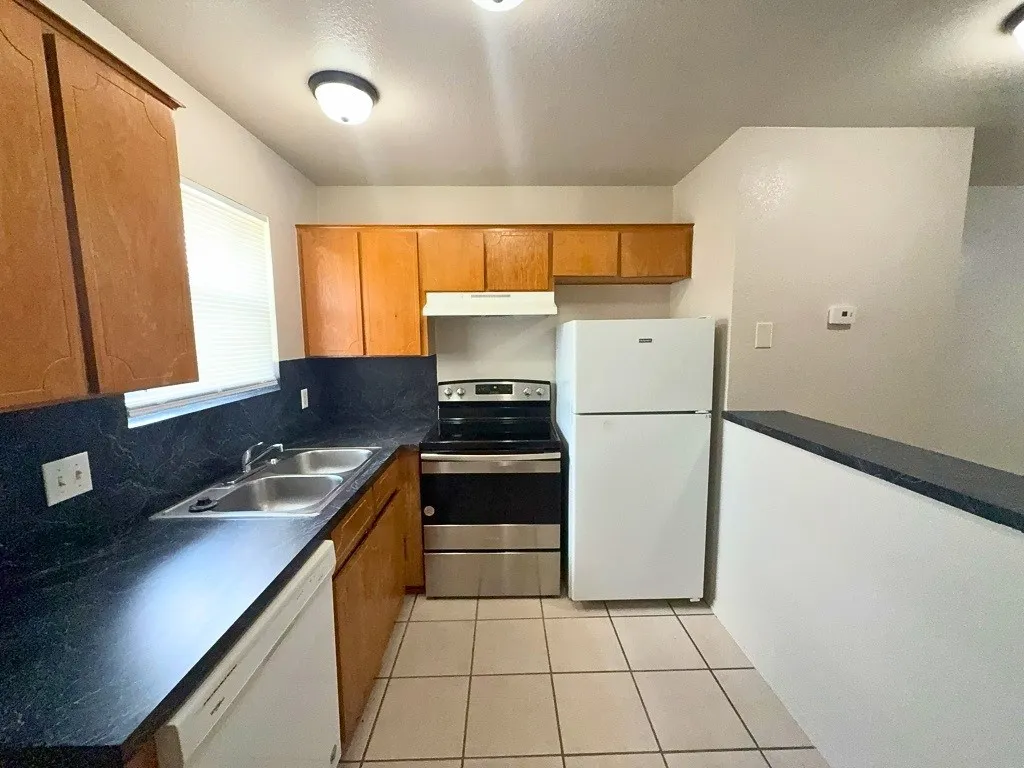 Quadruplex For Rent in Bell County , 1108 Shanarae Circle B, Killeen, Texas 76549, 2 Bedroom, 2 Bathroom, Garage spaces, 885 Sqft, built in 1998, mls#21328663, Real Estate Agent in Killeen, Homes For Rent in Bell county, Homes For Rent in Killeen, Realtor in Killeen Texas, Real Estate Brokerage Independent Realty Texas, Luminita Cordes Realtor