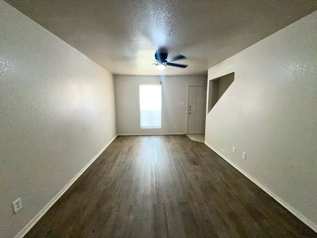 Quadruplex For Rent in Bell County , 1108 Shanarae Circle B, Killeen, Texas 76549, 2 Bedroom, 2 Bathroom, Garage spaces, 885 Sqft, built in 1998, mls#21328663, Real Estate Agent in Killeen, Homes For Rent in Bell county, Homes For Rent in Killeen, Realtor in Killeen Texas, Real Estate Brokerage Independent Realty Texas, Luminita Cordes Realtor