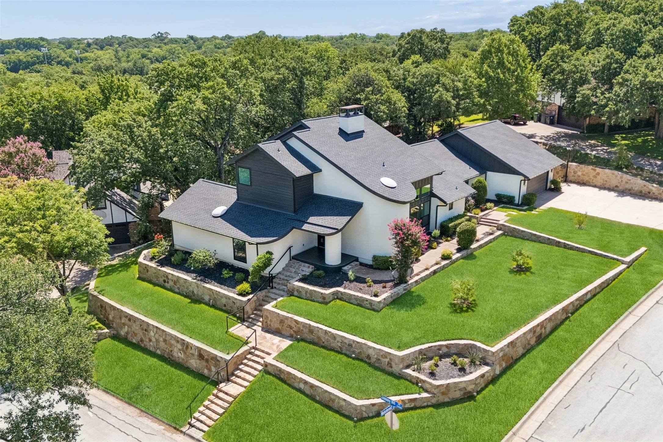Single Family Residence For Sale in Tarrant County , 2401 Chimney Hill Drive, Arlington, Texas 76012, 4 Bedroom, 4 Bathroom, 2 Garage spaces, 3,105 Sqft, built in 1978, mls#21322501, Real Estate Agent in Arlington, Homes For Sale in Tarrant county, Homes For Sale in Arlington, Realtor in Arlington Texas, Real Estate Brokerage Independent Realty Texas, Luminita Cordes Realtor