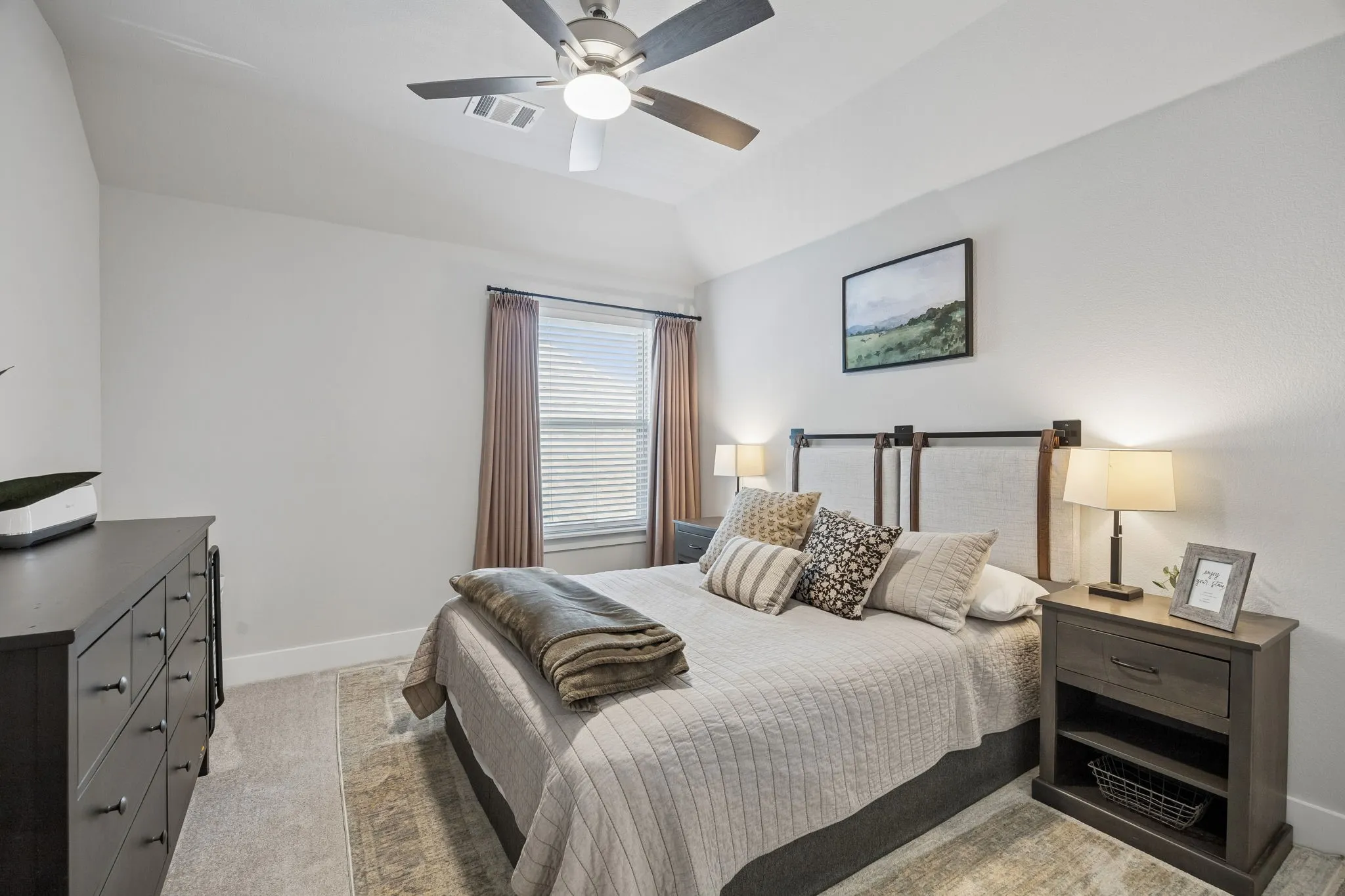 Single Family Residence For Sale in Ellis County , 2277 Glacier Drive, Waxahachie, Texas 75165, 3 Bedroom, 3 Bathroom, 2 Garage spaces, 2,434 Sqft, built in 2023, mls#21326412, Real Estate Agent in Waxahachie, Homes For Sale in Ellis county, Homes For Sale in Waxahachie, Realtor in Waxahachie Texas, Real Estate Brokerage Independent Realty Texas, Luminita Cordes Realtor