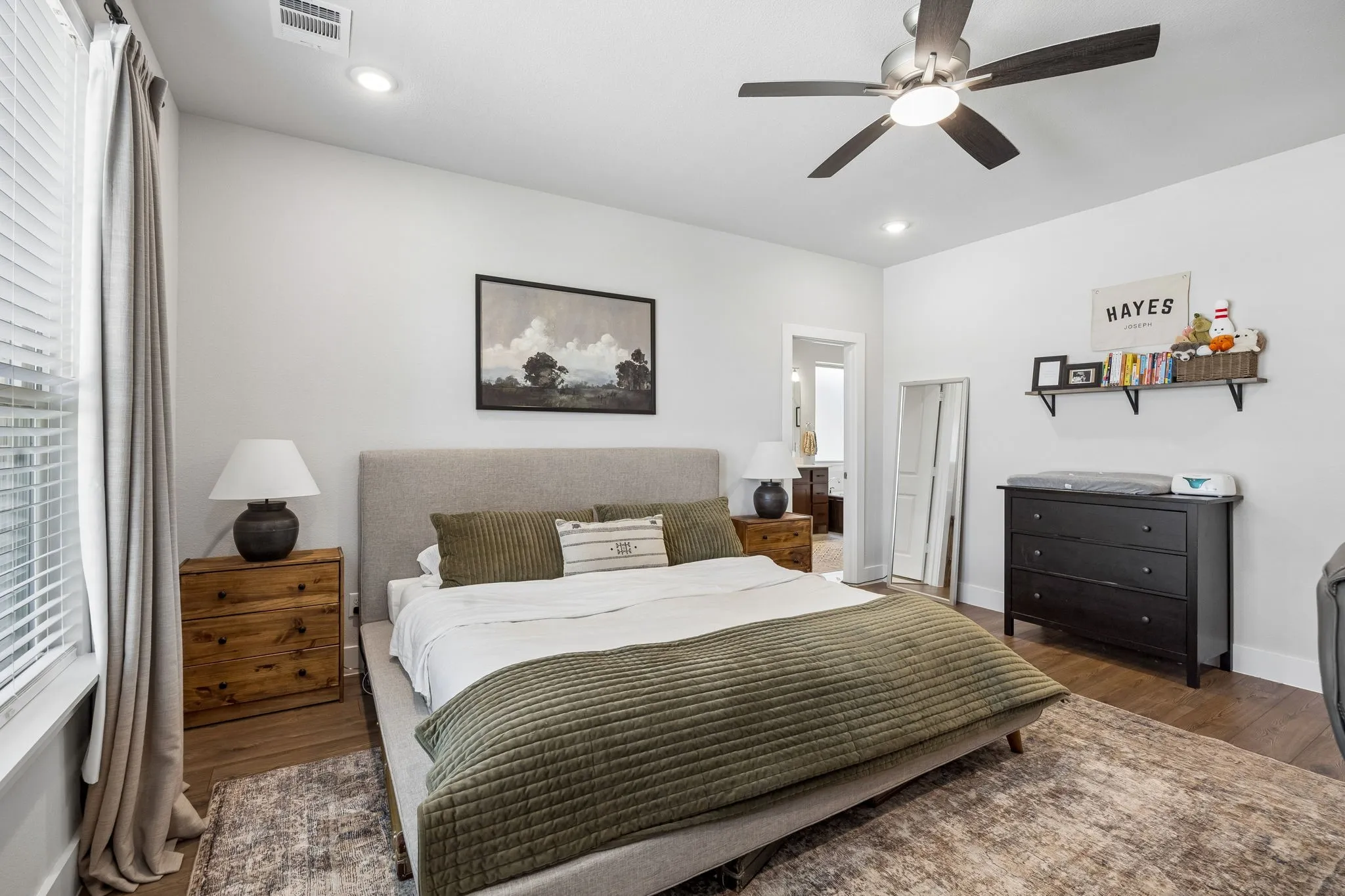 Single Family Residence For Sale in Ellis County , 2277 Glacier Drive, Waxahachie, Texas 75165, 3 Bedroom, 3 Bathroom, 2 Garage spaces, 2,434 Sqft, built in 2023, mls#21326412, Real Estate Agent in Waxahachie, Homes For Sale in Ellis county, Homes For Sale in Waxahachie, Realtor in Waxahachie Texas, Real Estate Brokerage Independent Realty Texas, Luminita Cordes Realtor
