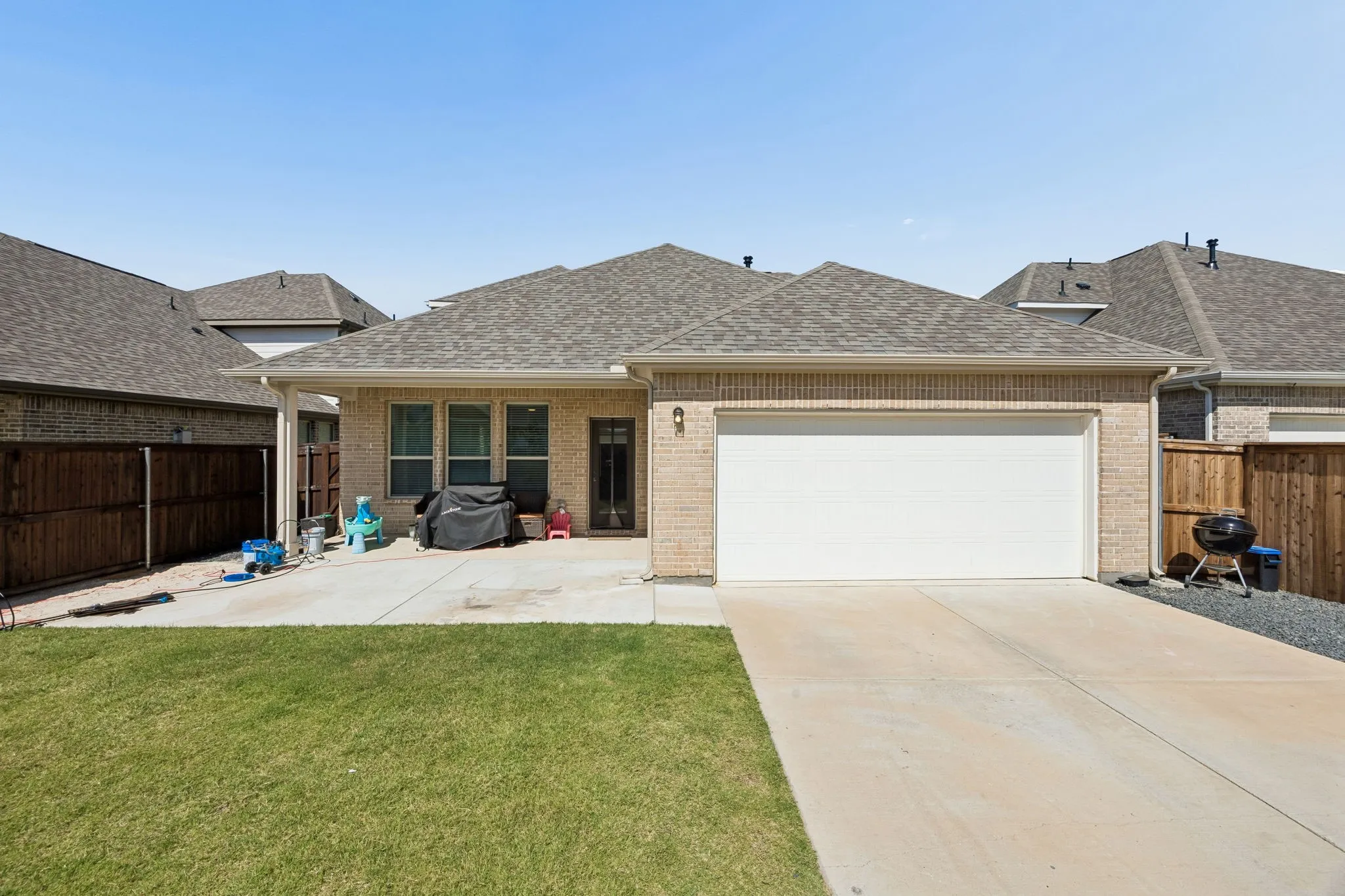 Single Family Residence For Sale in Ellis County , 2277 Glacier Drive, Waxahachie, Texas 75165, 3 Bedroom, 3 Bathroom, 2 Garage spaces, 2,434 Sqft, built in 2023, mls#21326412, Real Estate Agent in Waxahachie, Homes For Sale in Ellis county, Homes For Sale in Waxahachie, Realtor in Waxahachie Texas, Real Estate Brokerage Independent Realty Texas, Luminita Cordes Realtor