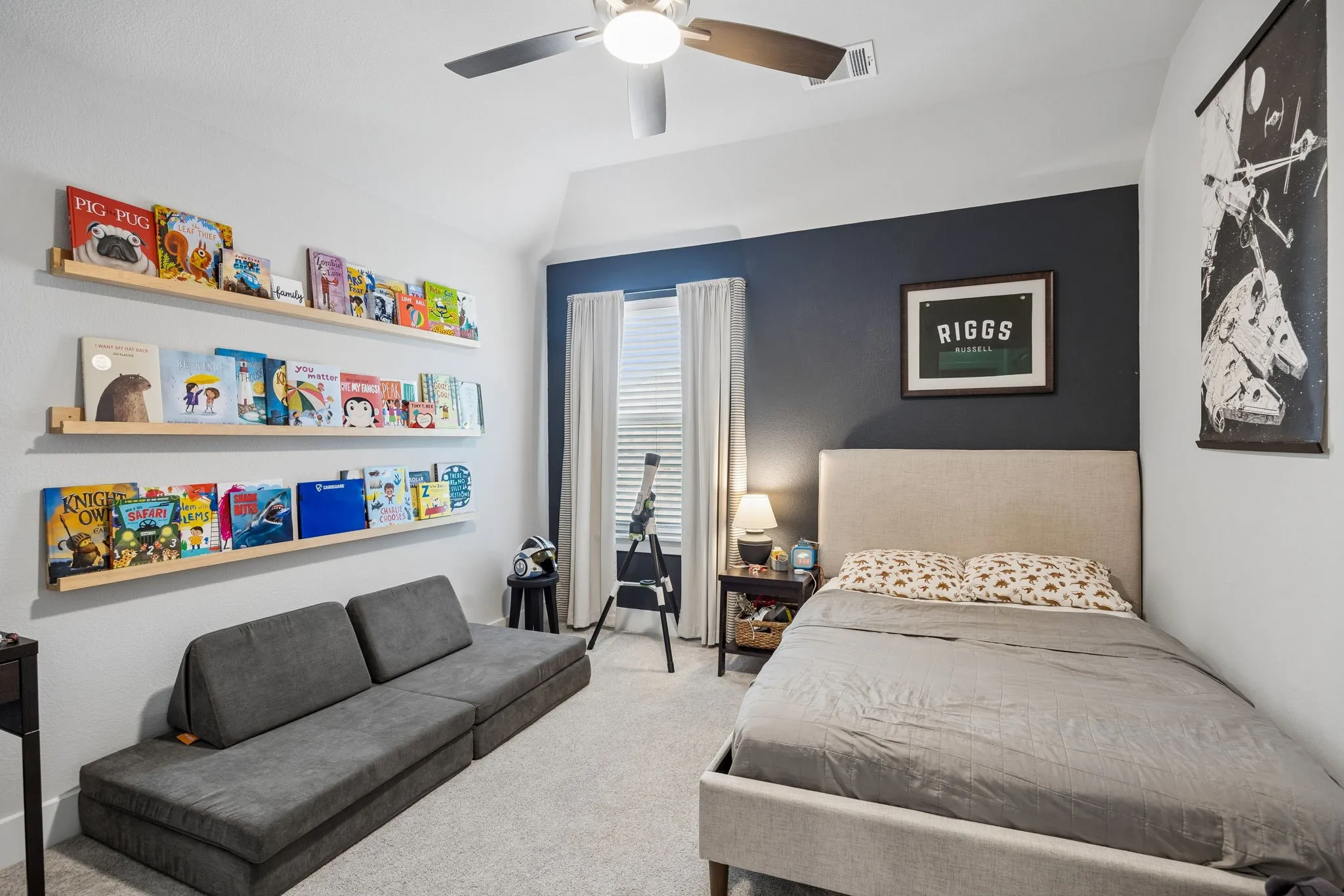 Single Family Residence For Sale in Ellis County , 2277 Glacier Drive, Waxahachie, Texas 75165, 3 Bedroom, 3 Bathroom, 2 Garage spaces, 2,434 Sqft, built in 2023, mls#21326412, Real Estate Agent in Waxahachie, Homes For Sale in Ellis county, Homes For Sale in Waxahachie, Realtor in Waxahachie Texas, Real Estate Brokerage Independent Realty Texas, Luminita Cordes Realtor