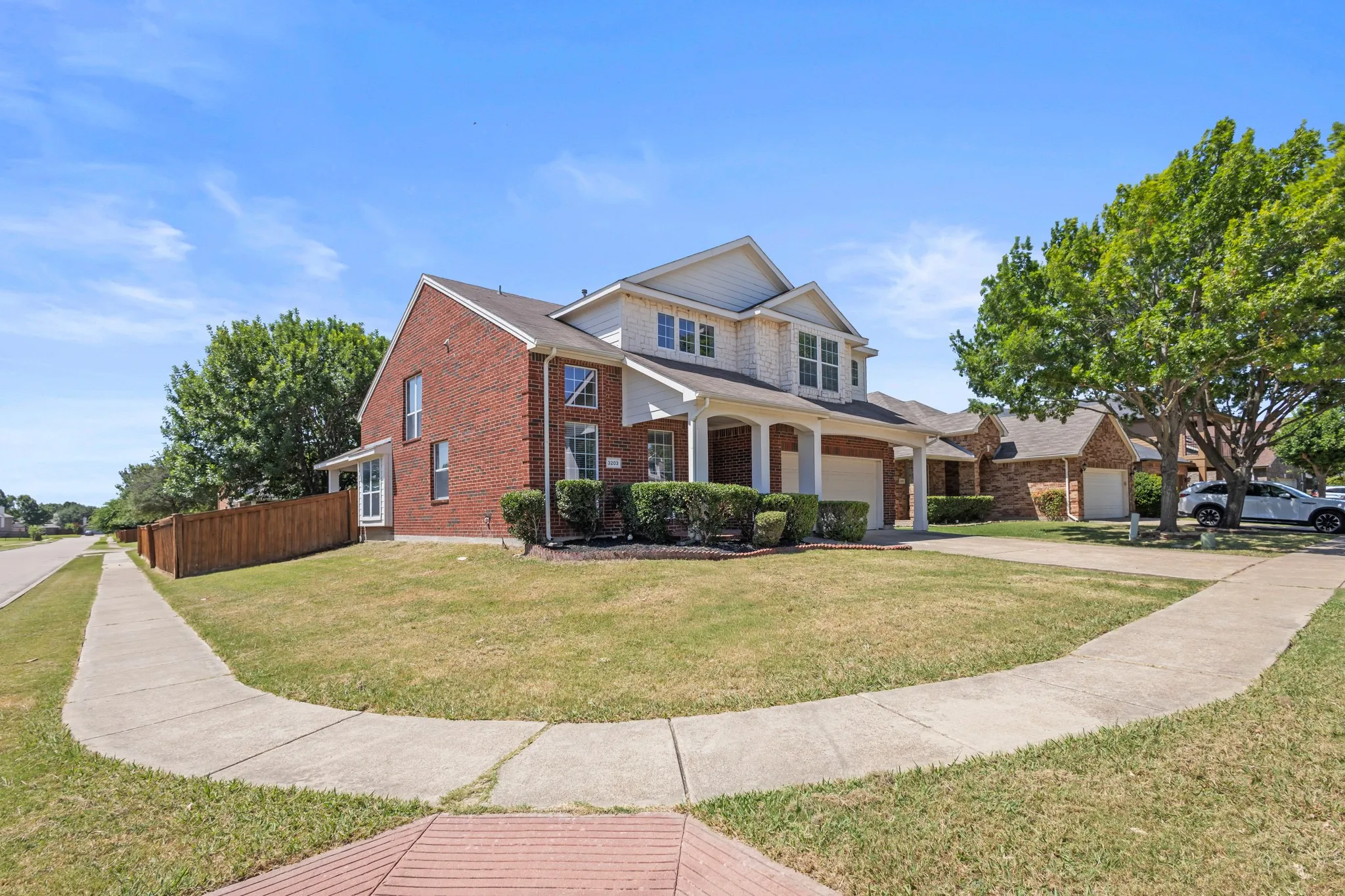 Single Family Residence For Sale in Tarrant County , 3203 Guadaloupe, Grand Prairie, Texas 75054, 4 Bedroom, 3 Bathroom, 2 Garage spaces, 2,685 Sqft, built in 2005, mls#21325803, Real Estate Agent in Grand Prairie, Homes For Sale in Tarrant county, Homes For Sale in Grand Prairie, Realtor in Grand Prairie Texas, Real Estate Brokerage Independent Realty Texas, Luminita Cordes Realtor