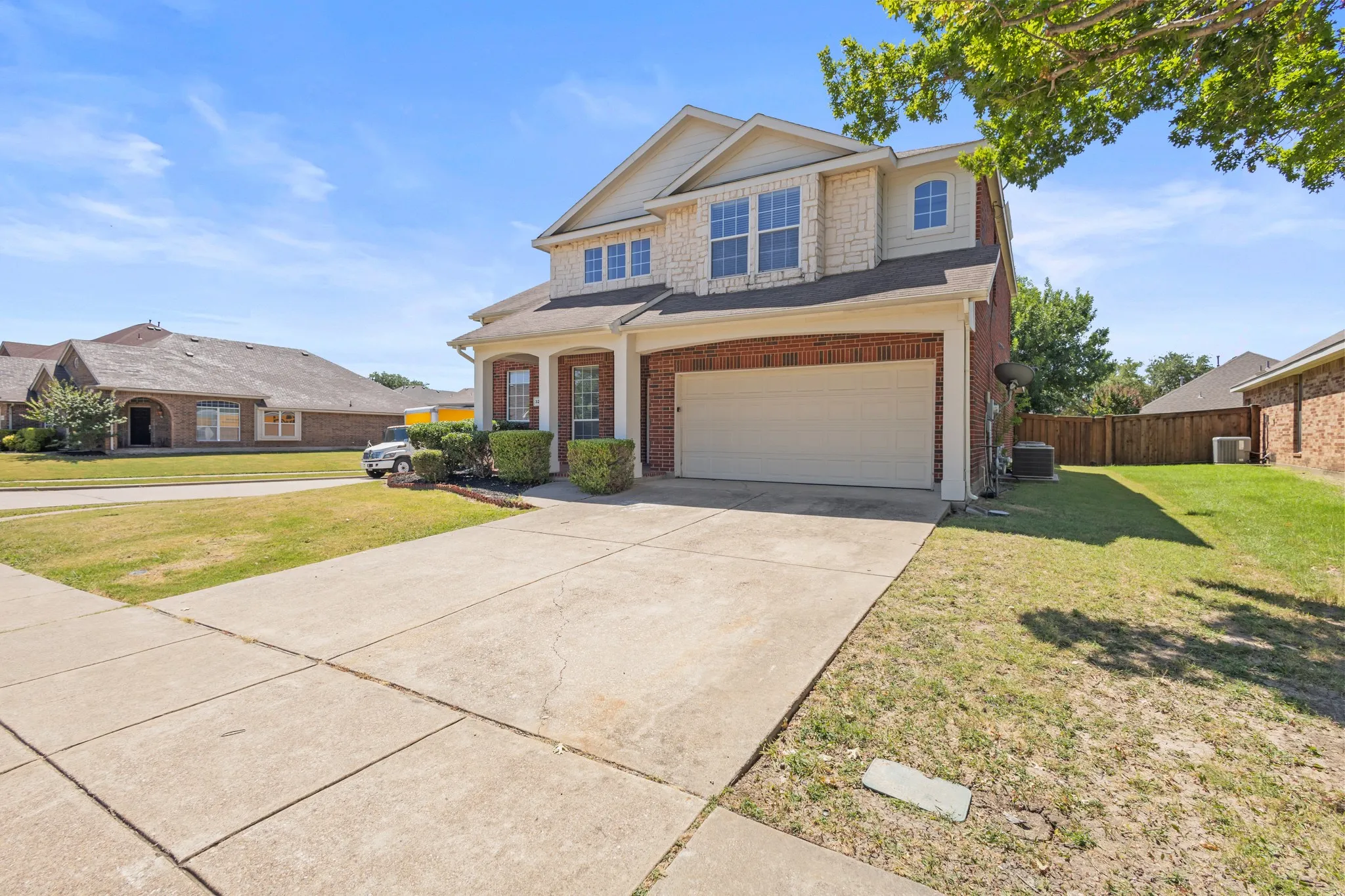 Single Family Residence For Sale in Tarrant County , 3203 Guadaloupe, Grand Prairie, Texas 75054, 4 Bedroom, 3 Bathroom, 2 Garage spaces, 2,685 Sqft, built in 2005, mls#21325803, Real Estate Agent in Grand Prairie, Homes For Sale in Tarrant county, Homes For Sale in Grand Prairie, Realtor in Grand Prairie Texas, Real Estate Brokerage Independent Realty Texas, Luminita Cordes Realtor