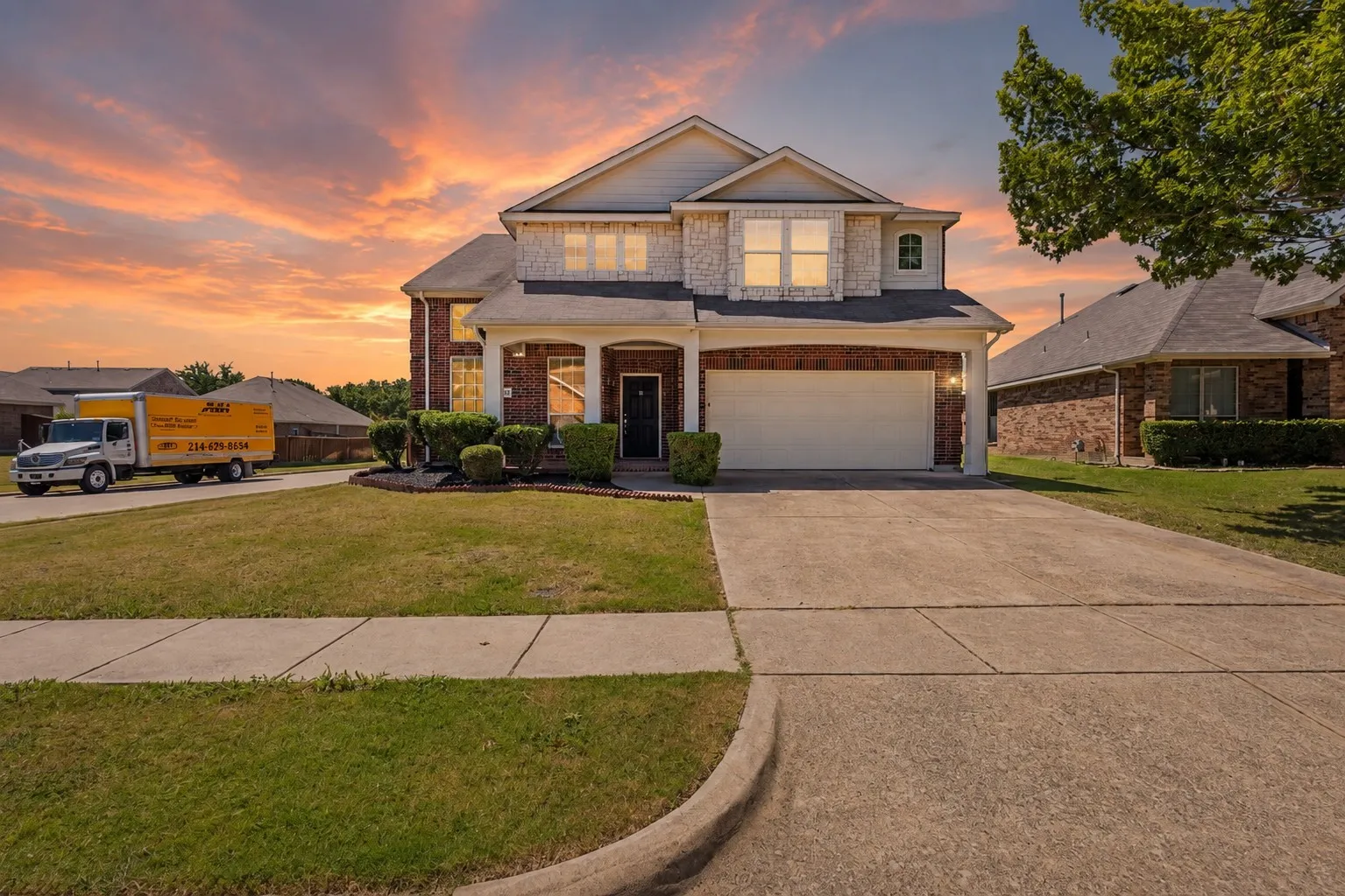 Single Family Residence For Sale in Tarrant County , 3203 Guadaloupe, Grand Prairie, Texas 75054, 4 Bedroom, 3 Bathroom, 2 Garage spaces, 2,685 Sqft, built in 2005, mls#21325803, Real Estate Agent in Grand Prairie, Homes For Sale in Tarrant county, Homes For Sale in Grand Prairie, Realtor in Grand Prairie Texas, Real Estate Brokerage Independent Realty Texas, Luminita Cordes Realtor