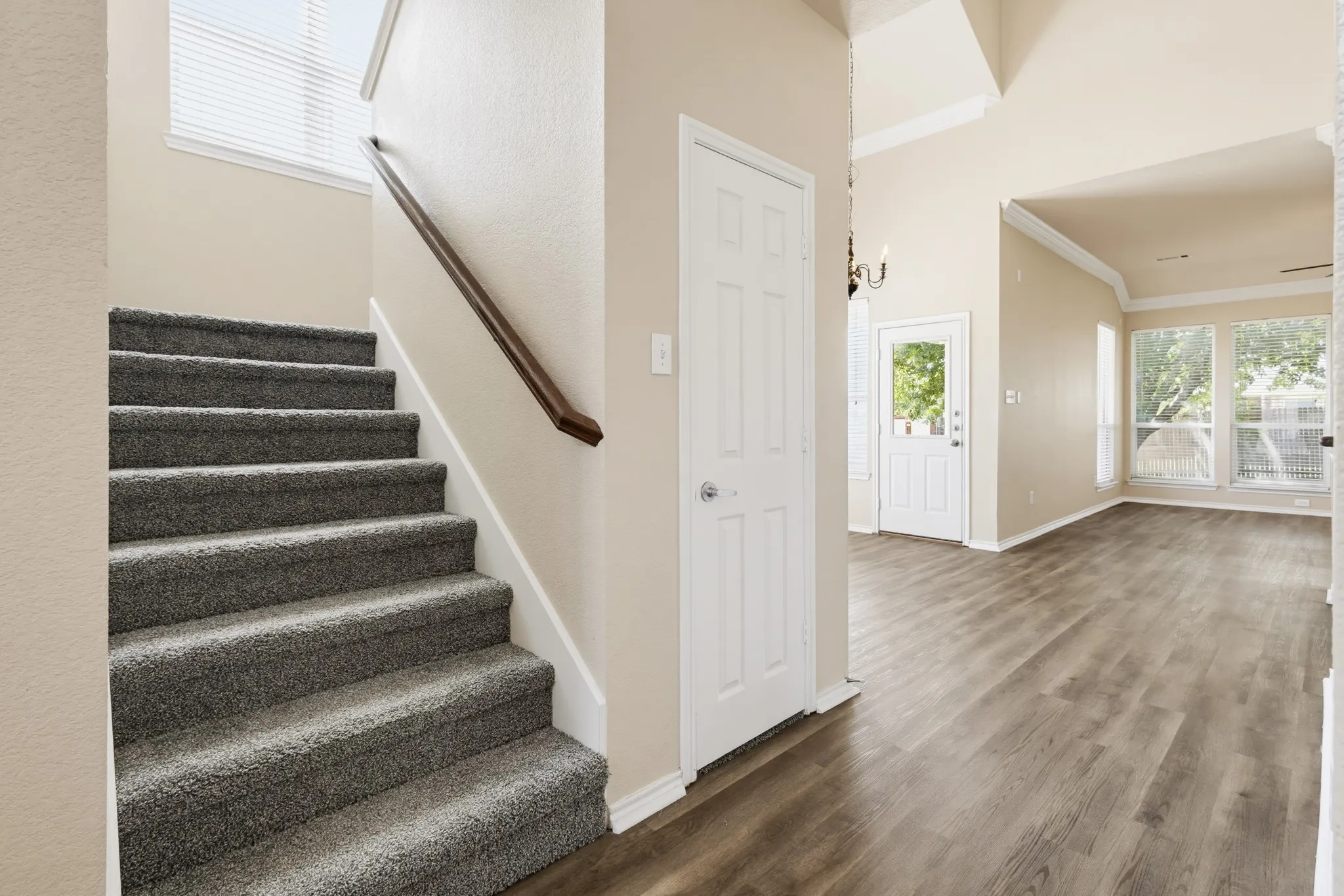 Single Family Residence For Sale in Tarrant County , 3203 Guadaloupe, Grand Prairie, Texas 75054, 4 Bedroom, 3 Bathroom, 2 Garage spaces, 2,685 Sqft, built in 2005, mls#21325803, Real Estate Agent in Grand Prairie, Homes For Sale in Tarrant county, Homes For Sale in Grand Prairie, Realtor in Grand Prairie Texas, Real Estate Brokerage Independent Realty Texas, Luminita Cordes Realtor