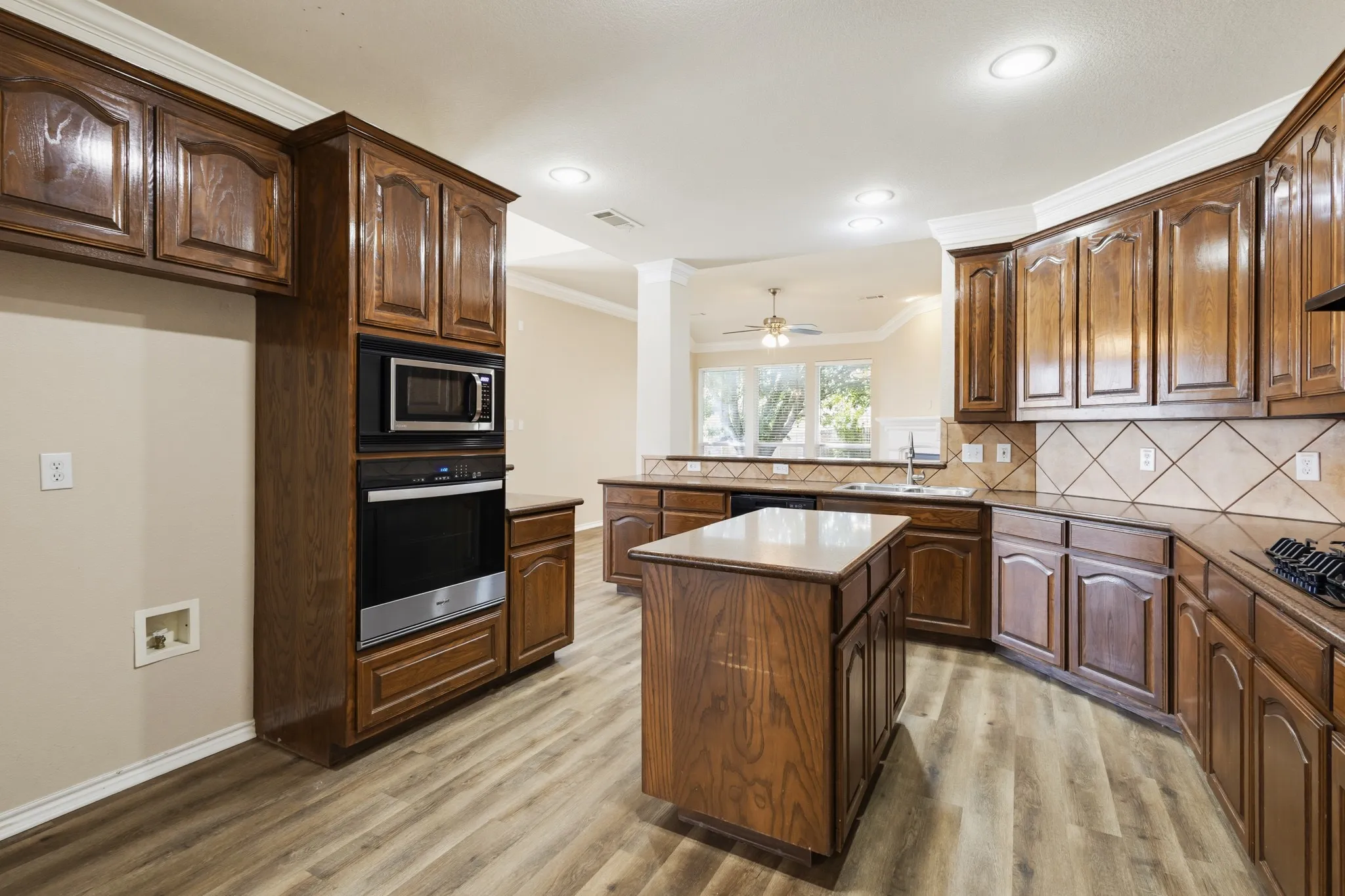 Single Family Residence For Sale in Tarrant County , 3203 Guadaloupe, Grand Prairie, Texas 75054, 4 Bedroom, 3 Bathroom, 2 Garage spaces, 2,685 Sqft, built in 2005, mls#21325803, Real Estate Agent in Grand Prairie, Homes For Sale in Tarrant county, Homes For Sale in Grand Prairie, Realtor in Grand Prairie Texas, Real Estate Brokerage Independent Realty Texas, Luminita Cordes Realtor