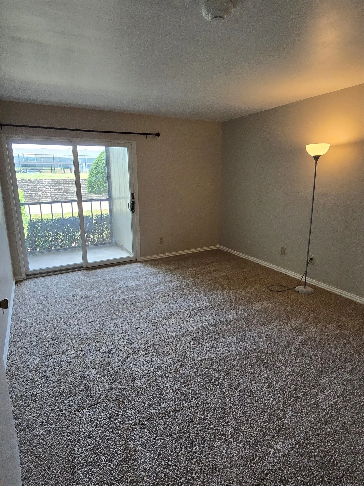 MBR with private patio