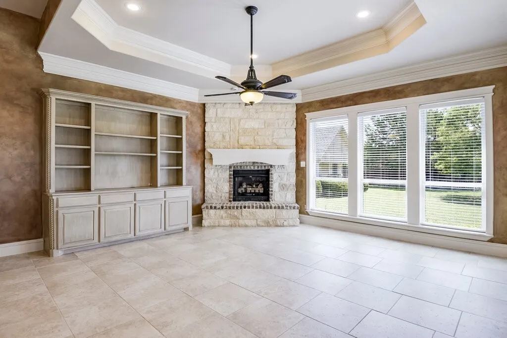 Single Family Residence For Sale in Ellis County , 1320 N Creek Circle, Waxahachie, Texas 75165, 4 Bedroom, 4 Bathroom, 2 Garage spaces, 3,840 Sqft, built in 2006, mls#21328681, Real Estate Agent in Waxahachie, Homes For Sale in Ellis county, Homes For Sale in Waxahachie, Realtor in Waxahachie Texas, Real Estate Brokerage Independent Realty Texas, Luminita Cordes Realtor