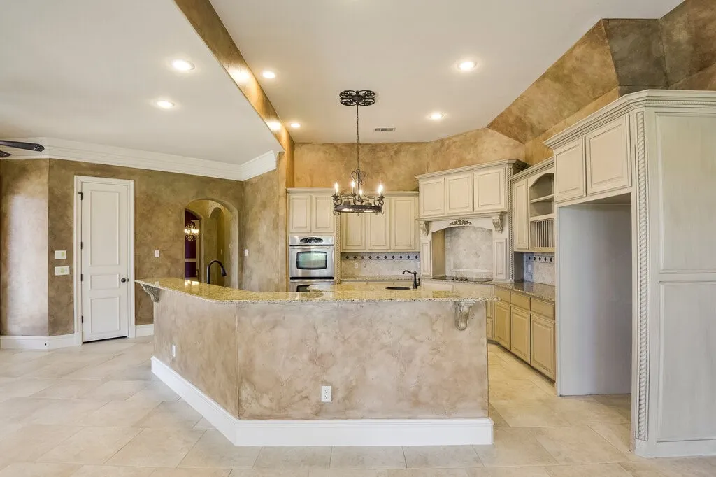 Single Family Residence For Sale in Ellis County , 1320 N Creek Circle, Waxahachie, Texas 75165, 4 Bedroom, 4 Bathroom, 2 Garage spaces, 3,840 Sqft, built in 2006, mls#21328681, Real Estate Agent in Waxahachie, Homes For Sale in Ellis county, Homes For Sale in Waxahachie, Realtor in Waxahachie Texas, Real Estate Brokerage Independent Realty Texas, Luminita Cordes Realtor