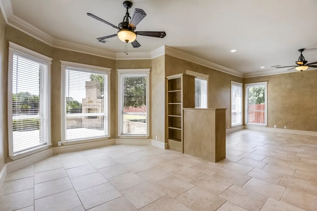 Single Family Residence For Sale in Ellis County , 1320 N Creek Circle, Waxahachie, Texas 75165, 4 Bedroom, 4 Bathroom, 2 Garage spaces, 3,840 Sqft, built in 2006, mls#21328681, Real Estate Agent in Waxahachie, Homes For Sale in Ellis county, Homes For Sale in Waxahachie, Realtor in Waxahachie Texas, Real Estate Brokerage Independent Realty Texas, Luminita Cordes Realtor
