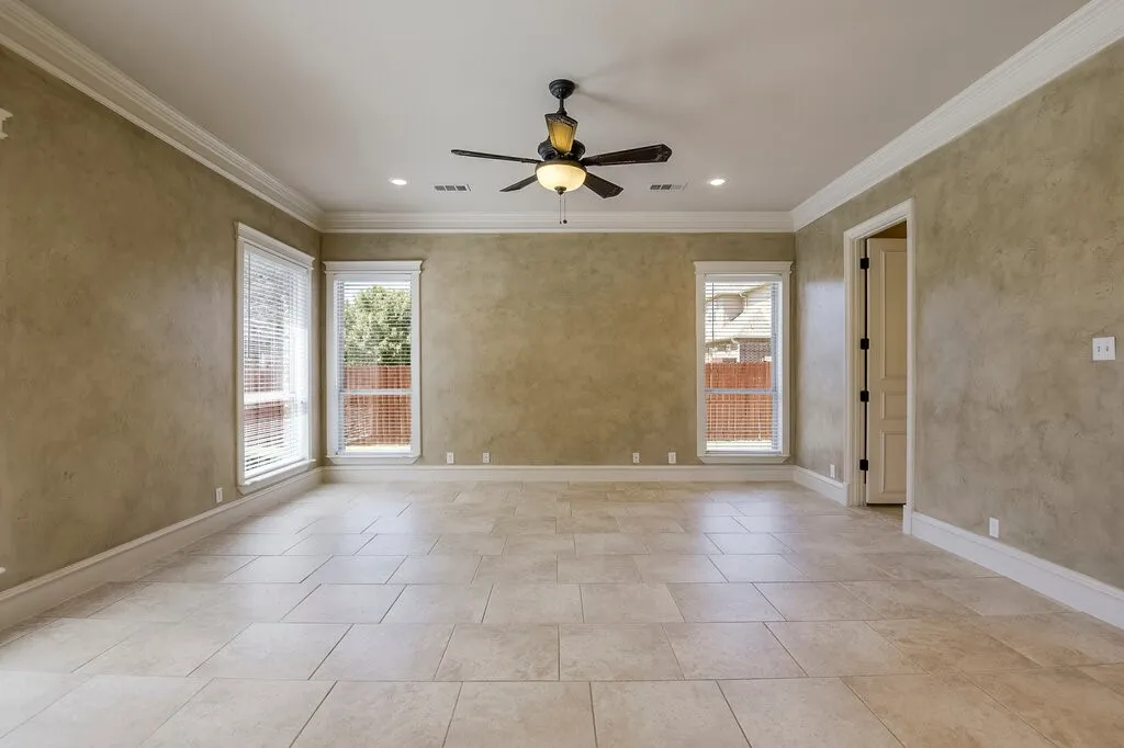 Single Family Residence For Sale in Ellis County , 1320 N Creek Circle, Waxahachie, Texas 75165, 4 Bedroom, 4 Bathroom, 2 Garage spaces, 3,840 Sqft, built in 2006, mls#21328681, Real Estate Agent in Waxahachie, Homes For Sale in Ellis county, Homes For Sale in Waxahachie, Realtor in Waxahachie Texas, Real Estate Brokerage Independent Realty Texas, Luminita Cordes Realtor