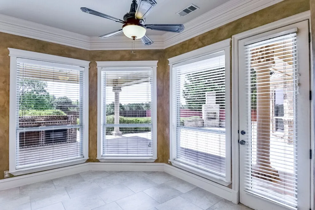 Single Family Residence For Sale in Ellis County , 1320 N Creek Circle, Waxahachie, Texas 75165, 4 Bedroom, 4 Bathroom, 2 Garage spaces, 3,840 Sqft, built in 2006, mls#21328681, Real Estate Agent in Waxahachie, Homes For Sale in Ellis county, Homes For Sale in Waxahachie, Realtor in Waxahachie Texas, Real Estate Brokerage Independent Realty Texas, Luminita Cordes Realtor
