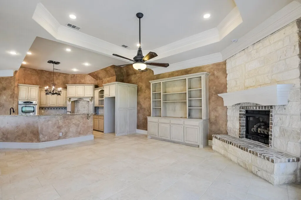 Single Family Residence For Sale in Ellis County , 1320 N Creek Circle, Waxahachie, Texas 75165, 4 Bedroom, 4 Bathroom, 2 Garage spaces, 3,840 Sqft, built in 2006, mls#21328681, Real Estate Agent in Waxahachie, Homes For Sale in Ellis county, Homes For Sale in Waxahachie, Realtor in Waxahachie Texas, Real Estate Brokerage Independent Realty Texas, Luminita Cordes Realtor
