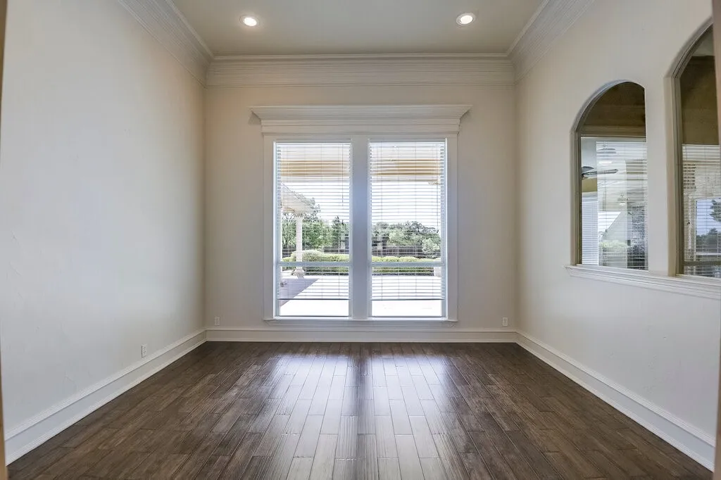 Single Family Residence For Sale in Ellis County , 1320 N Creek Circle, Waxahachie, Texas 75165, 4 Bedroom, 4 Bathroom, 2 Garage spaces, 3,840 Sqft, built in 2006, mls#21328681, Real Estate Agent in Waxahachie, Homes For Sale in Ellis county, Homes For Sale in Waxahachie, Realtor in Waxahachie Texas, Real Estate Brokerage Independent Realty Texas, Luminita Cordes Realtor