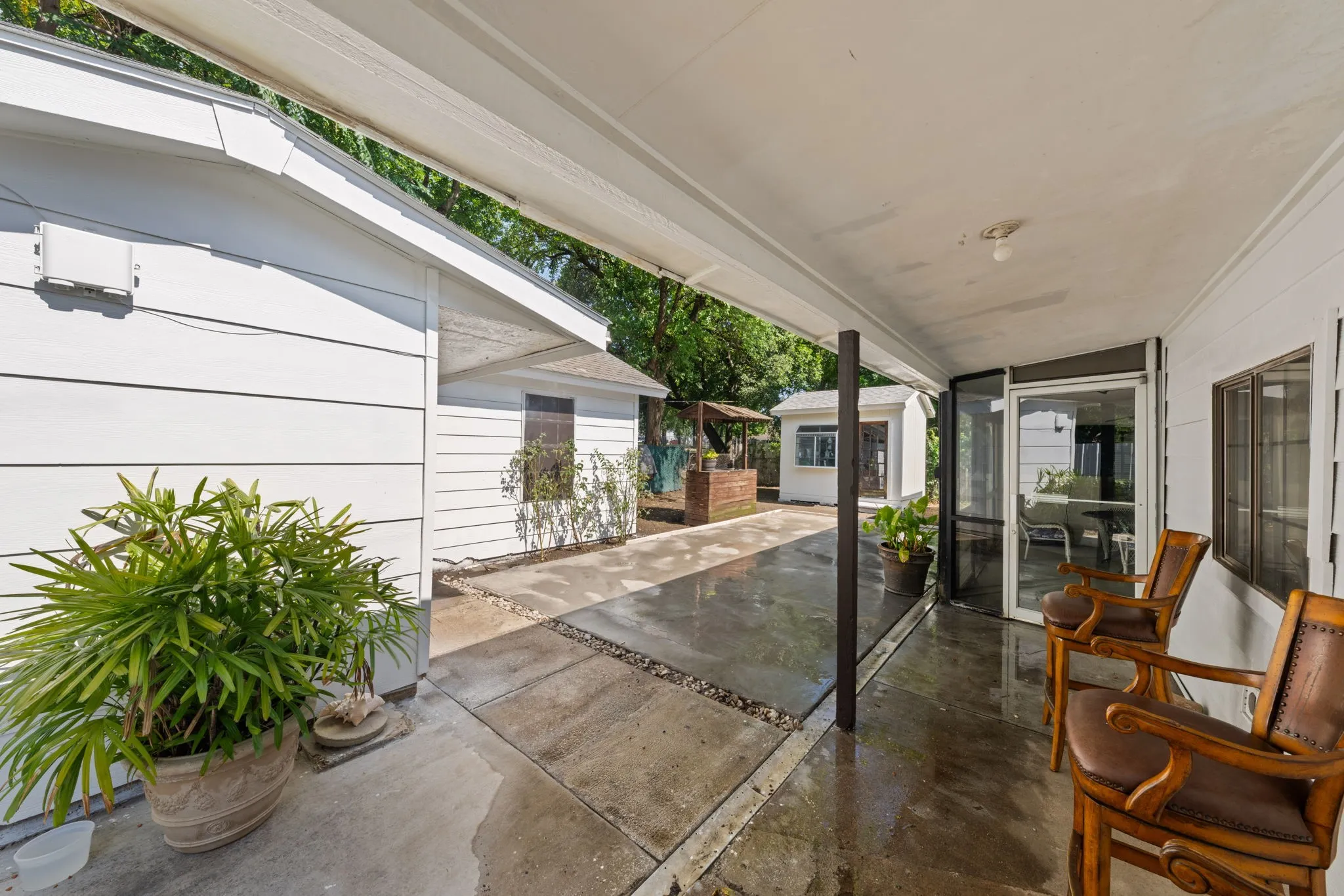 Single Family Residence For Sale in Dallas County , 2410 S Franklin Street, Dallas, Texas 75233, 5 Bedroom, 3 Bathroom, Garage spaces, 1,918 Sqft, built in 1953, mls#21328617, Real Estate Agent in Dallas, Homes For Sale in Dallas county, Homes For Sale in Dallas, Realtor in Dallas Texas, Real Estate Brokerage Independent Realty Texas, Luminita Cordes Realtor