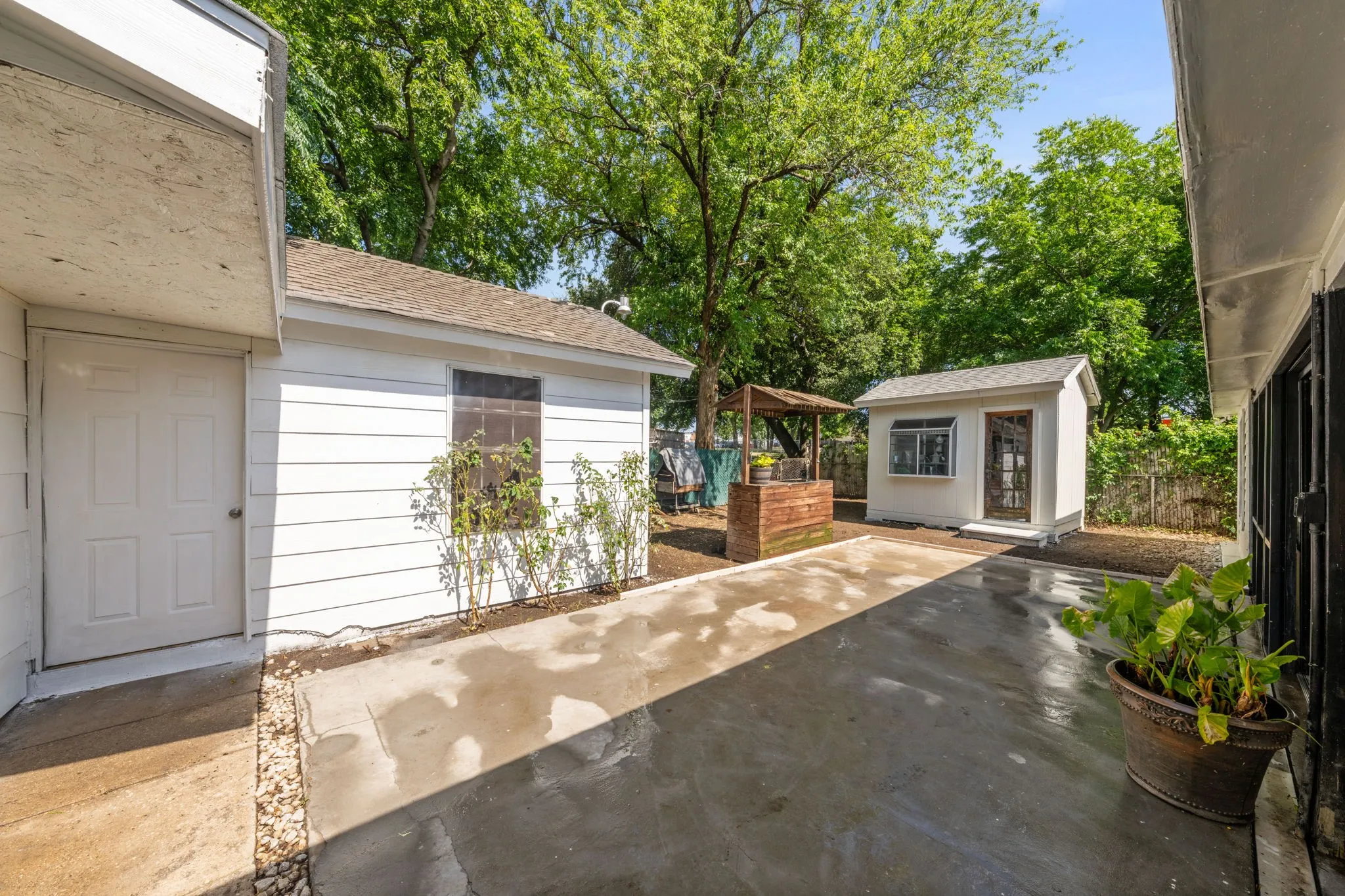 Single Family Residence For Sale in Dallas County , 2410 S Franklin Street, Dallas, Texas 75233, 5 Bedroom, 3 Bathroom, Garage spaces, 1,918 Sqft, built in 1953, mls#21328617, Real Estate Agent in Dallas, Homes For Sale in Dallas county, Homes For Sale in Dallas, Realtor in Dallas Texas, Real Estate Brokerage Independent Realty Texas, Luminita Cordes Realtor