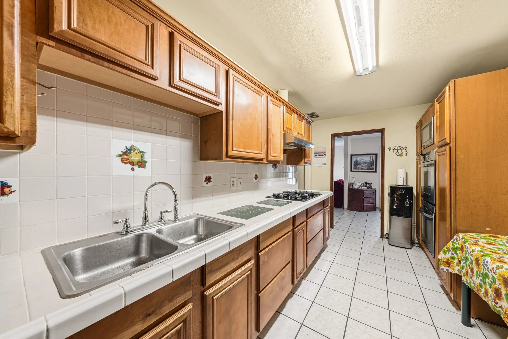 Single Family Residence For Sale in Dallas County , 2410 S Franklin Street, Dallas, Texas 75233, 5 Bedroom, 3 Bathroom, Garage spaces, 1,918 Sqft, built in 1953, mls#21328617, Real Estate Agent in Dallas, Homes For Sale in Dallas county, Homes For Sale in Dallas, Realtor in Dallas Texas, Real Estate Brokerage Independent Realty Texas, Luminita Cordes Realtor