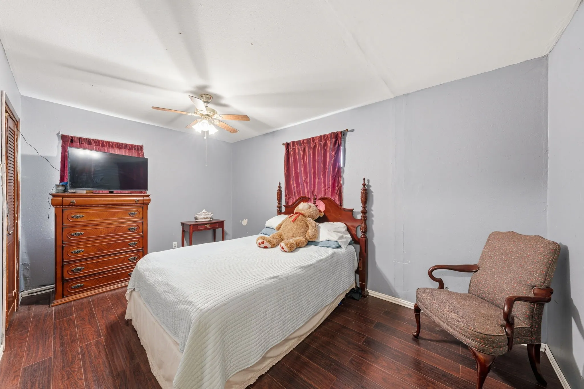 Single Family Residence For Sale in Dallas County , 2410 S Franklin Street, Dallas, Texas 75233, 5 Bedroom, 3 Bathroom, Garage spaces, 1,918 Sqft, built in 1953, mls#21328617, Real Estate Agent in Dallas, Homes For Sale in Dallas county, Homes For Sale in Dallas, Realtor in Dallas Texas, Real Estate Brokerage Independent Realty Texas, Luminita Cordes Realtor