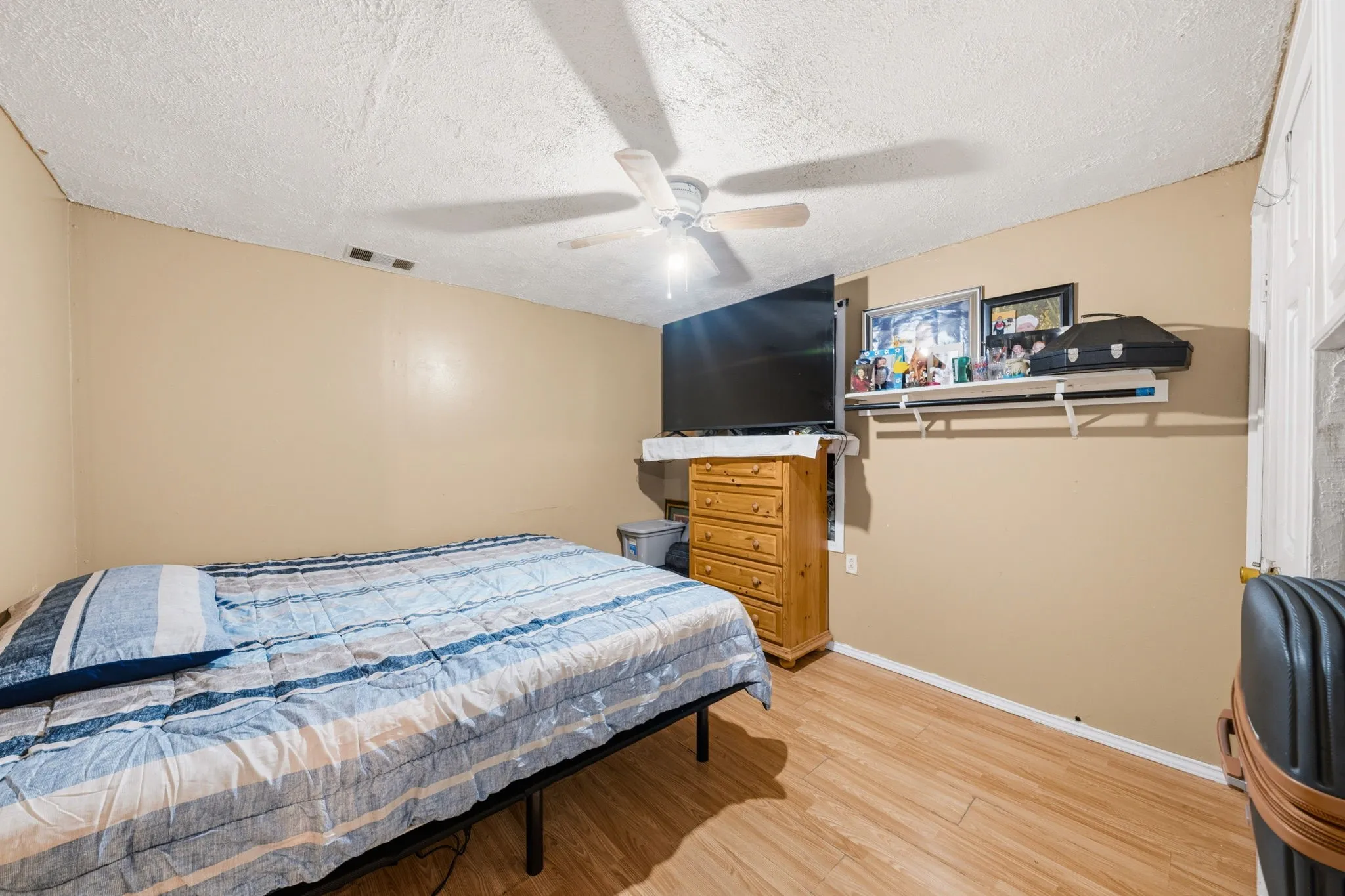 Single Family Residence For Sale in Dallas County , 2410 S Franklin Street, Dallas, Texas 75233, 5 Bedroom, 3 Bathroom, Garage spaces, 1,918 Sqft, built in 1953, mls#21328617, Real Estate Agent in Dallas, Homes For Sale in Dallas county, Homes For Sale in Dallas, Realtor in Dallas Texas, Real Estate Brokerage Independent Realty Texas, Luminita Cordes Realtor