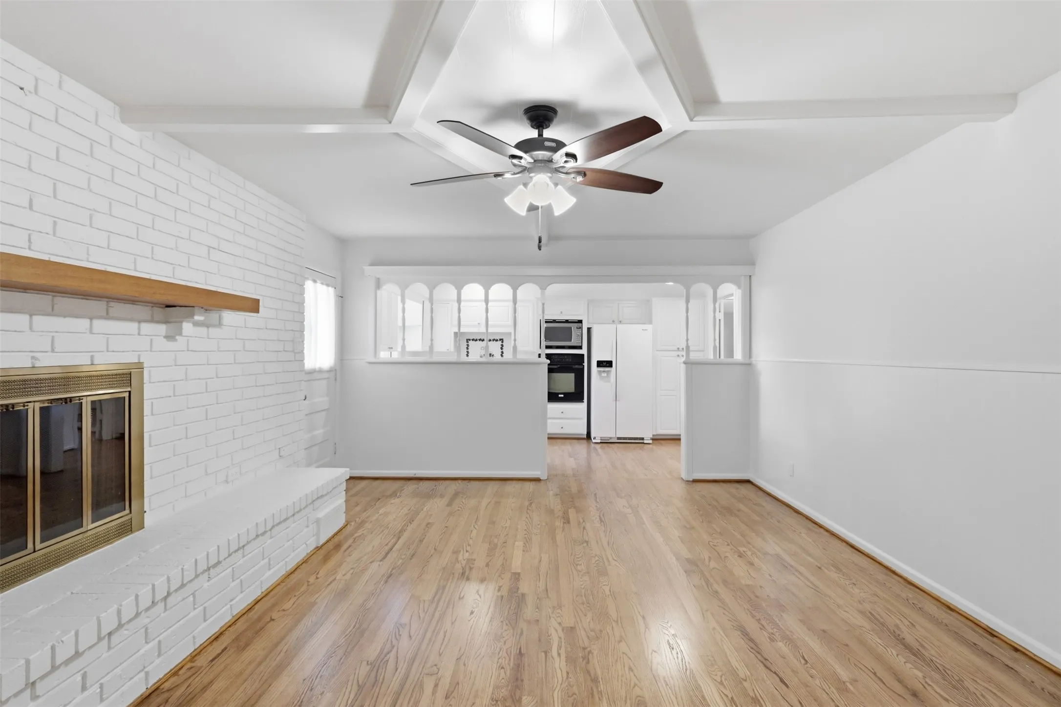Single Family Residence For Sale in Dallas County , 706 Peach Tree Lane, Garland, Texas 75041, 3 Bedroom, 2 Bathroom, 2 Garage spaces, 1,620 Sqft, built in 1957, mls#21328672, Real Estate Agent in Garland, Homes For Sale in Dallas county, Homes For Sale in Garland, Realtor in Garland Texas, Real Estate Brokerage Independent Realty Texas, Luminita Cordes Realtor
