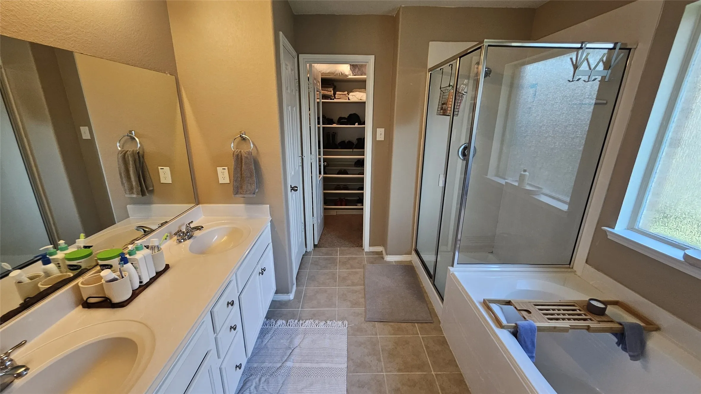 Single Family Residence For Sale in Tarrant County , 452 Paddle Drive, Crowley, Texas 76036, 3 Bedroom, 2 Bathroom, 2 Garage spaces, 1,791 Sqft, built in 2010, mls#21328691, Real Estate Agent in Crowley, Homes For Sale in Tarrant county, Homes For Sale in Crowley, Realtor in Crowley Texas, Real Estate Brokerage Independent Realty Texas, Luminita Cordes Realtor