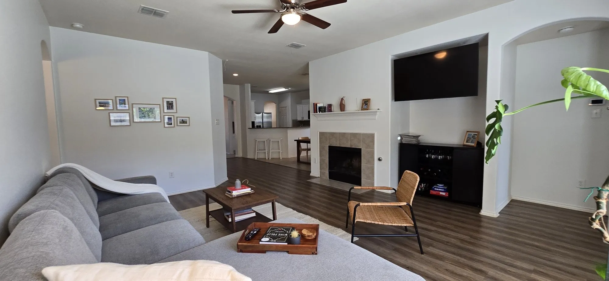 Single Family Residence For Sale in Tarrant County , 452 Paddle Drive, Crowley, Texas 76036, 3 Bedroom, 2 Bathroom, 2 Garage spaces, 1,791 Sqft, built in 2010, mls#21328691, Real Estate Agent in Crowley, Homes For Sale in Tarrant county, Homes For Sale in Crowley, Realtor in Crowley Texas, Real Estate Brokerage Independent Realty Texas, Luminita Cordes Realtor