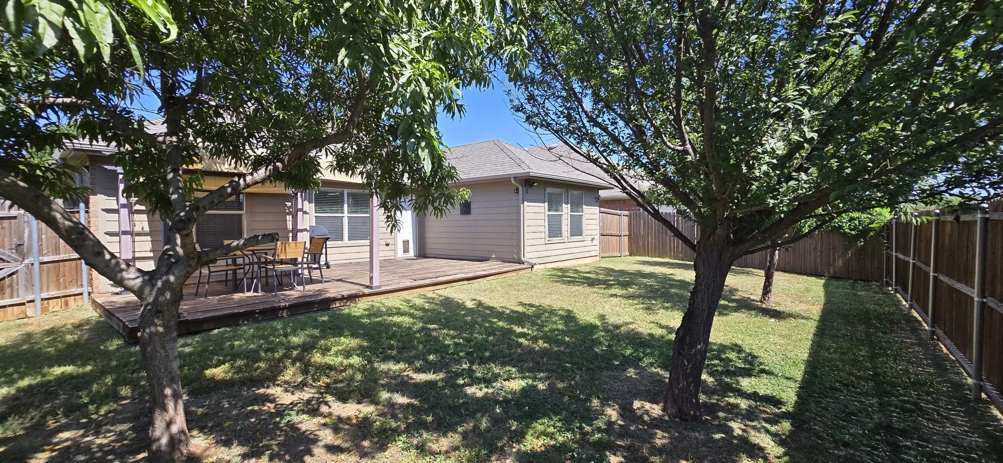 Single Family Residence For Sale in Tarrant County , 452 Paddle Drive, Crowley, Texas 76036, 3 Bedroom, 2 Bathroom, 2 Garage spaces, 1,791 Sqft, built in 2010, mls#21328691, Real Estate Agent in Crowley, Homes For Sale in Tarrant county, Homes For Sale in Crowley, Realtor in Crowley Texas, Real Estate Brokerage Independent Realty Texas, Luminita Cordes Realtor