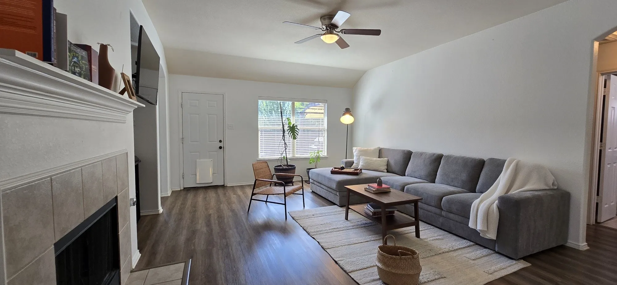 Single Family Residence For Sale in Tarrant County , 452 Paddle Drive, Crowley, Texas 76036, 3 Bedroom, 2 Bathroom, 2 Garage spaces, 1,791 Sqft, built in 2010, mls#21328691, Real Estate Agent in Crowley, Homes For Sale in Tarrant county, Homes For Sale in Crowley, Realtor in Crowley Texas, Real Estate Brokerage Independent Realty Texas, Luminita Cordes Realtor