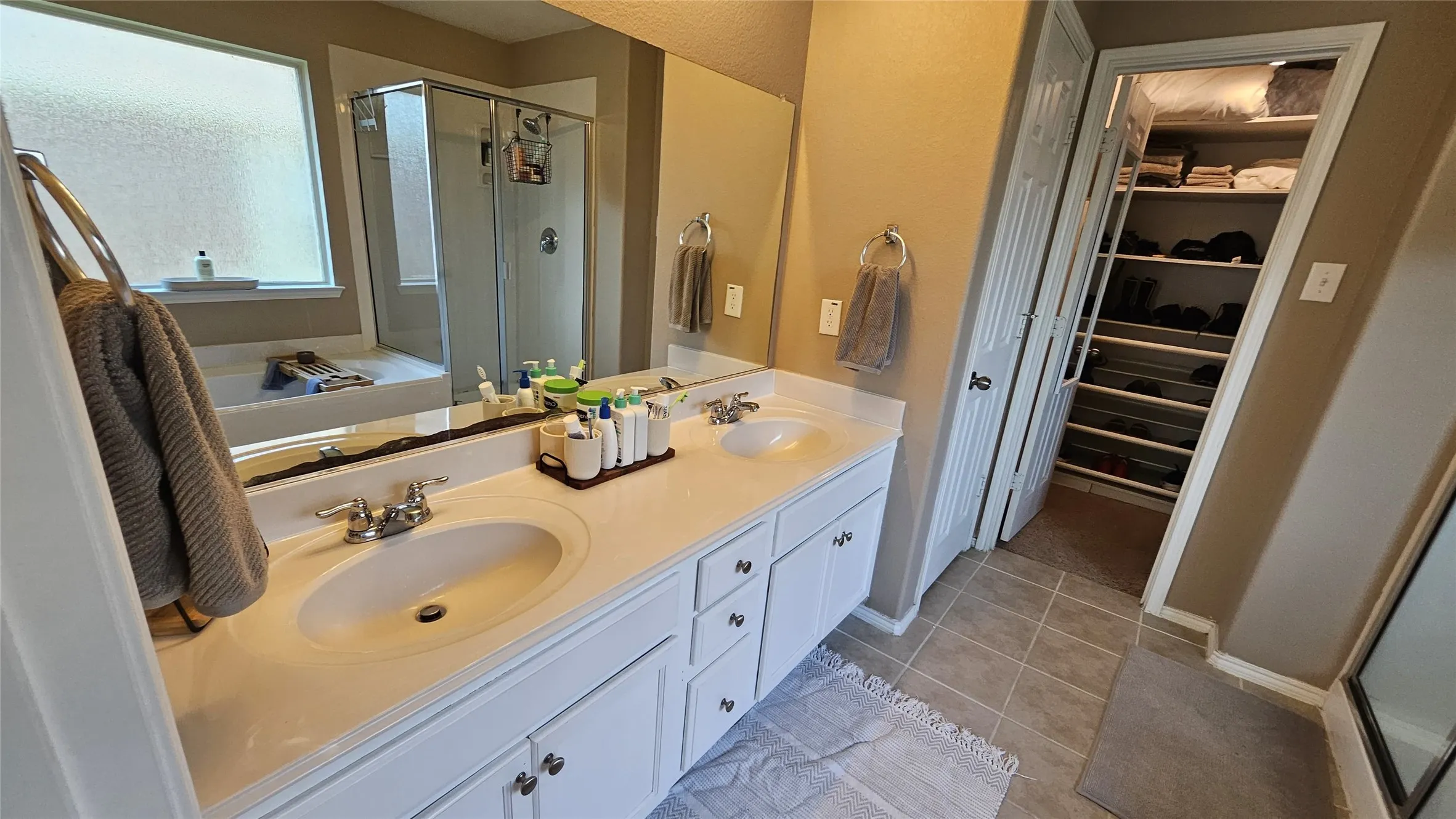 Single Family Residence For Sale in Tarrant County , 452 Paddle Drive, Crowley, Texas 76036, 3 Bedroom, 2 Bathroom, 2 Garage spaces, 1,791 Sqft, built in 2010, mls#21328691, Real Estate Agent in Crowley, Homes For Sale in Tarrant county, Homes For Sale in Crowley, Realtor in Crowley Texas, Real Estate Brokerage Independent Realty Texas, Luminita Cordes Realtor
