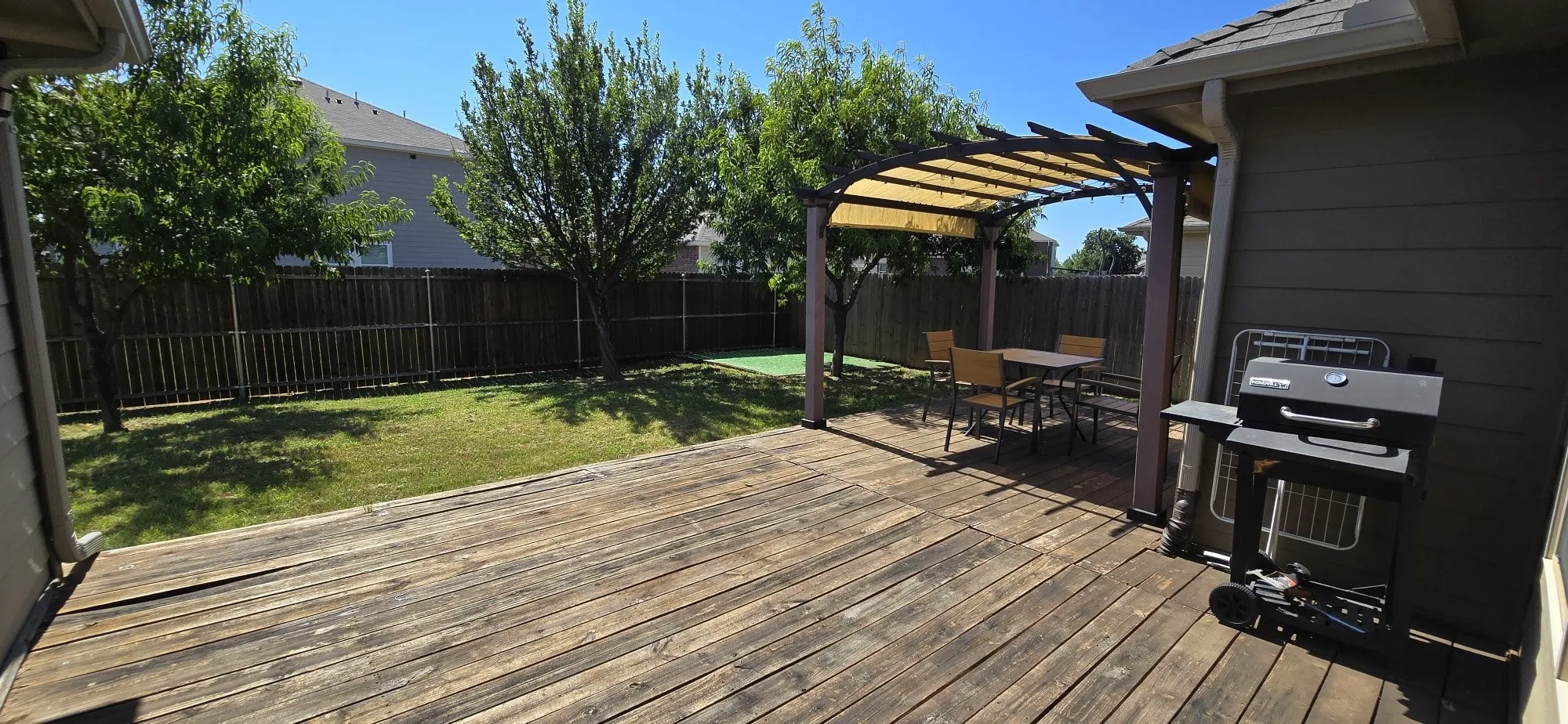 Single Family Residence For Sale in Tarrant County , 452 Paddle Drive, Crowley, Texas 76036, 3 Bedroom, 2 Bathroom, 2 Garage spaces, 1,791 Sqft, built in 2010, mls#21328691, Real Estate Agent in Crowley, Homes For Sale in Tarrant county, Homes For Sale in Crowley, Realtor in Crowley Texas, Real Estate Brokerage Independent Realty Texas, Luminita Cordes Realtor