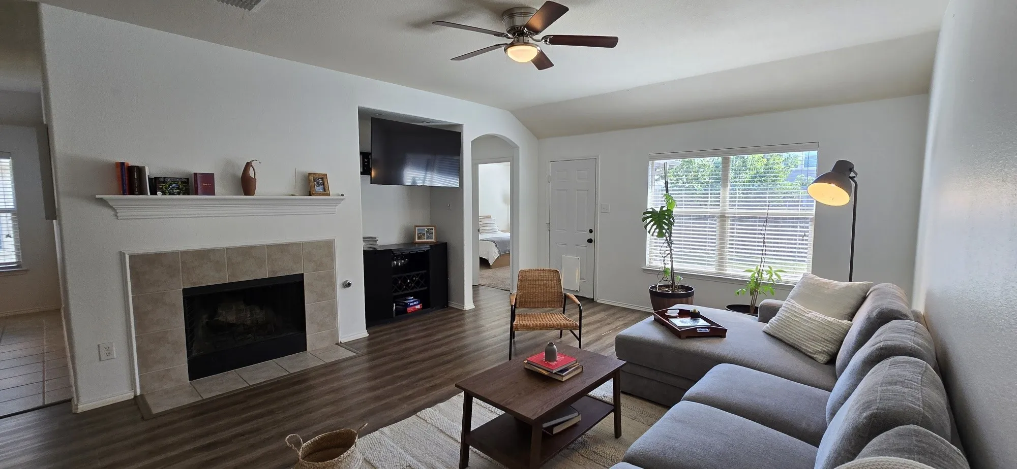Single Family Residence For Sale in Tarrant County , 452 Paddle Drive, Crowley, Texas 76036, 3 Bedroom, 2 Bathroom, 2 Garage spaces, 1,791 Sqft, built in 2010, mls#21328691, Real Estate Agent in Crowley, Homes For Sale in Tarrant county, Homes For Sale in Crowley, Realtor in Crowley Texas, Real Estate Brokerage Independent Realty Texas, Luminita Cordes Realtor
