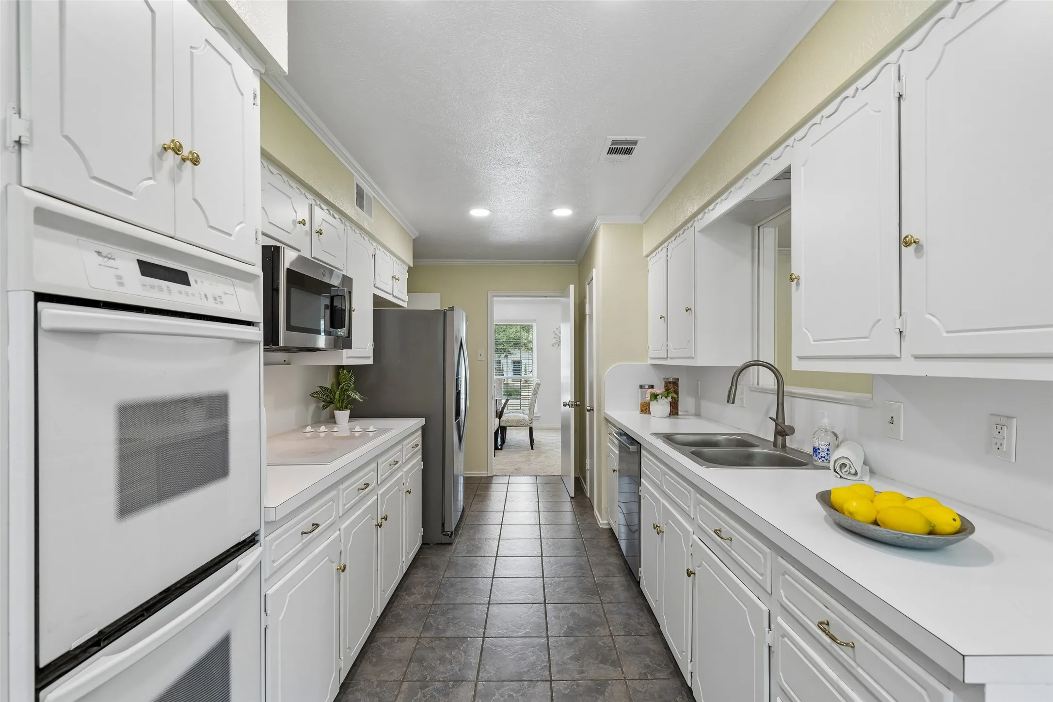 Single Family Residence For Sale in Dallas County , 527 Twilight Trail, Richardson, Texas 75080, 4 Bedroom, 2 Bathroom, Garage spaces, 2,257 Sqft, built in 1965, mls#21327611, Real Estate Agent in Richardson, Homes For Sale in Dallas county, Homes For Sale in Richardson, Realtor in Richardson Texas, Real Estate Brokerage Independent Realty Texas, Luminita Cordes Realtor