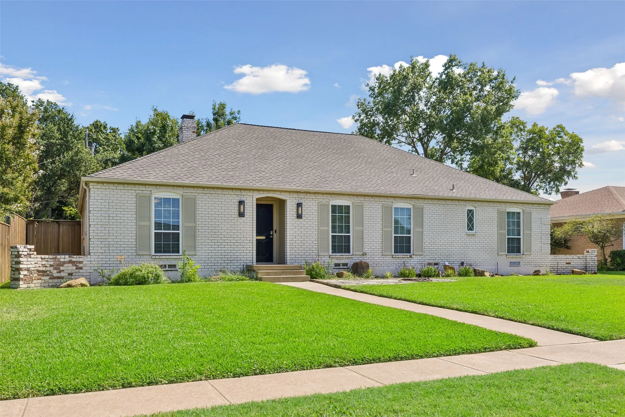 Single Family Residence For Sale in Dallas County , 527 Twilight Trail, Richardson, Texas 75080, 4 Bedroom, 2 Bathroom, Garage spaces, 2,257 Sqft, built in 1965, mls#21327611, Real Estate Agent in Richardson, Homes For Sale in Dallas county, Homes For Sale in Richardson, Realtor in Richardson Texas, Real Estate Brokerage Independent Realty Texas, Luminita Cordes Realtor