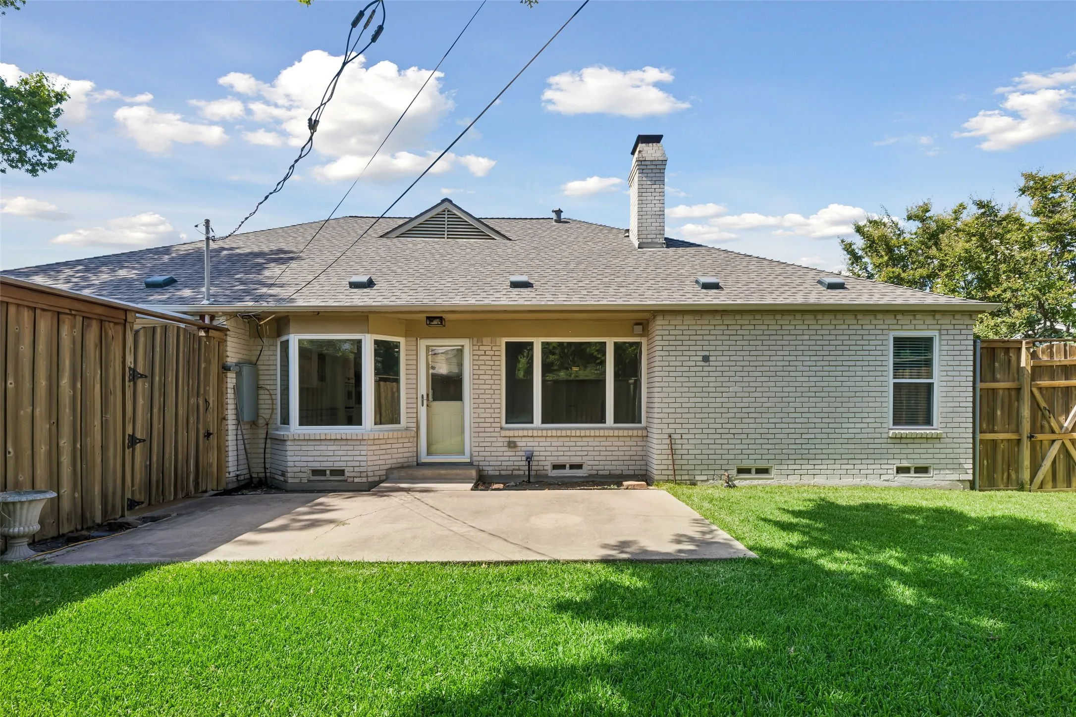 Single Family Residence For Sale in Dallas County , 527 Twilight Trail, Richardson, Texas 75080, 4 Bedroom, 2 Bathroom, Garage spaces, 2,257 Sqft, built in 1965, mls#21327611, Real Estate Agent in Richardson, Homes For Sale in Dallas county, Homes For Sale in Richardson, Realtor in Richardson Texas, Real Estate Brokerage Independent Realty Texas, Luminita Cordes Realtor