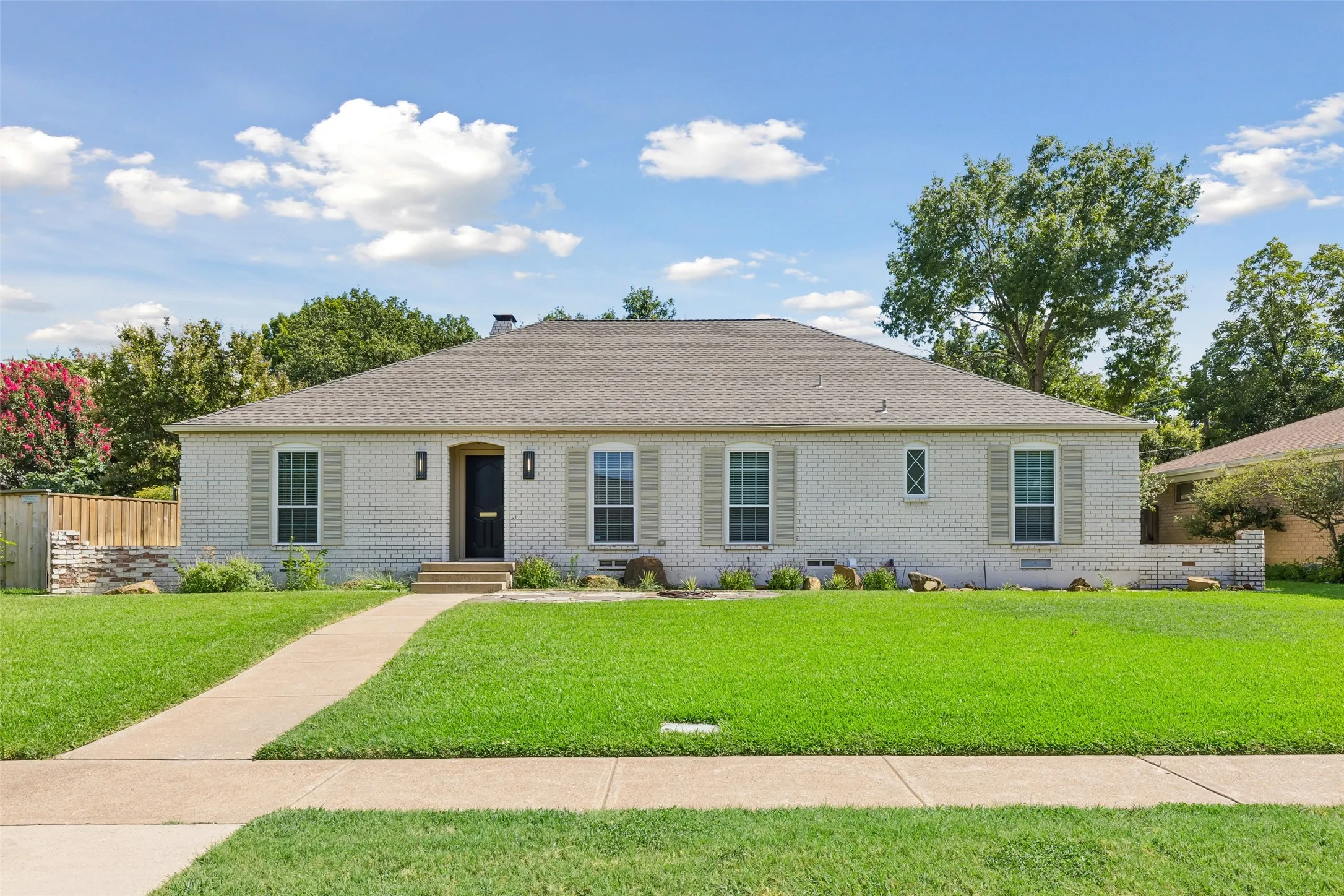 Single Family Residence For Sale in Dallas County , 527 Twilight Trail, Richardson, Texas 75080, 4 Bedroom, 2 Bathroom, Garage spaces, 2,257 Sqft, built in 1965, mls#21327611, Real Estate Agent in Richardson, Homes For Sale in Dallas county, Homes For Sale in Richardson, Realtor in Richardson Texas, Real Estate Brokerage Independent Realty Texas, Luminita Cordes Realtor