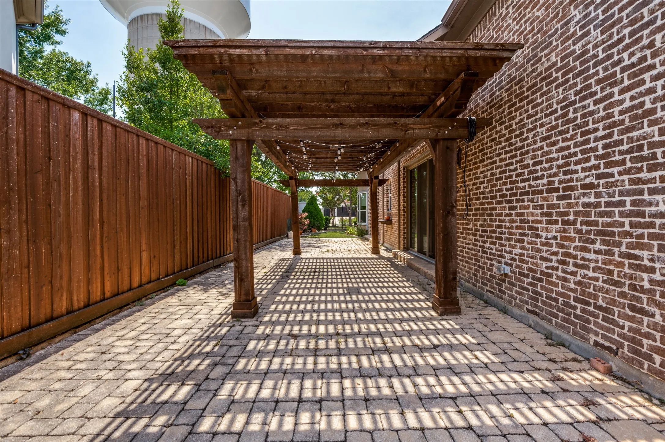 Single Family Residence For Sale in Collin County , 5764 Quebec Lane, Plano, Texas 75024, 4 Bedroom, 5 Bathroom, 3 Garage spaces, 4,243 Sqft, built in 2007, mls#21328699, Real Estate Agent in Plano, Homes For Sale in Collin county, Homes For Sale in Plano, Realtor in Plano Texas, Real Estate Brokerage Independent Realty Texas, Luminita Cordes Realtor